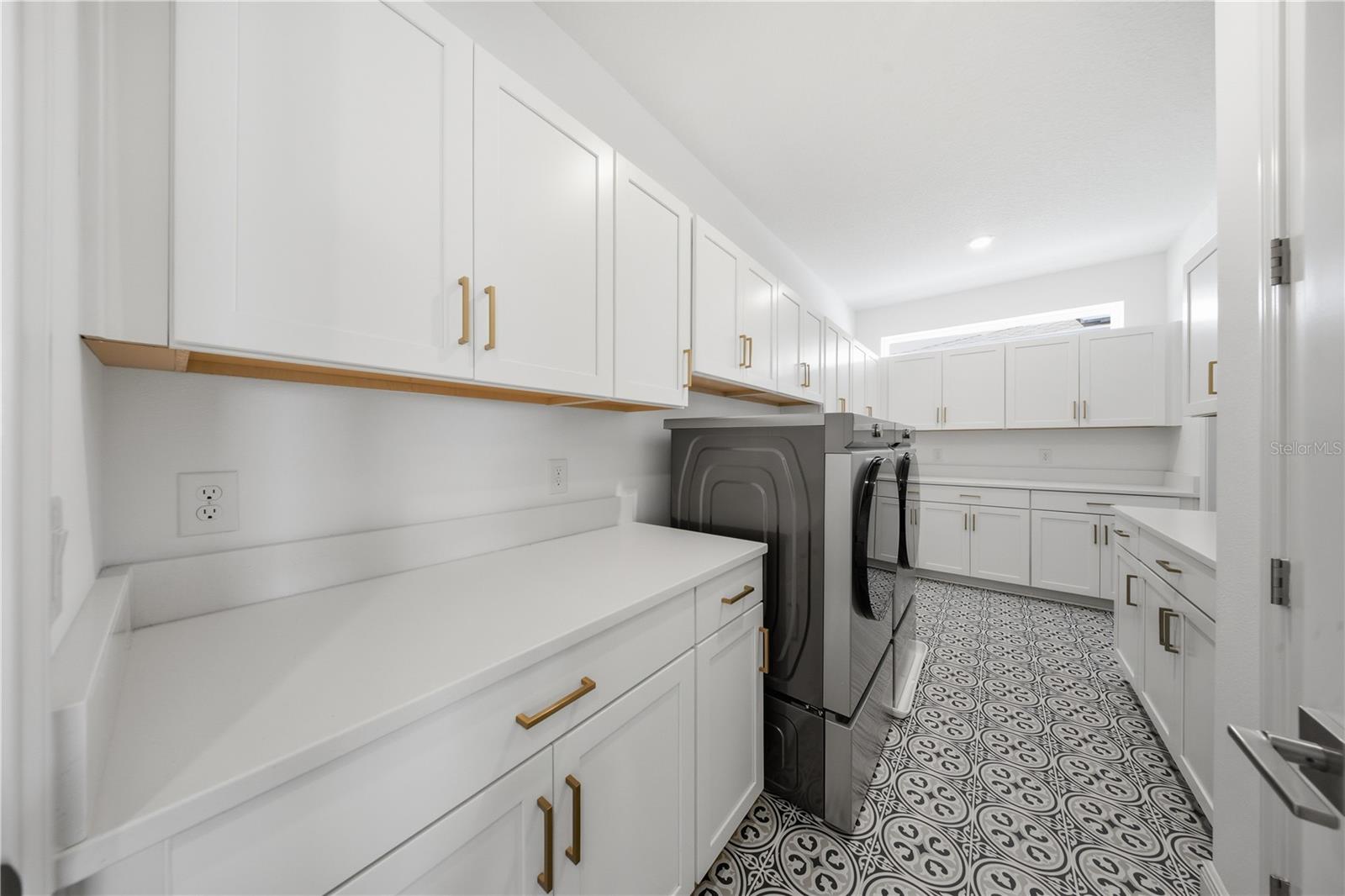 POITRAS EAST N-7 - Residential