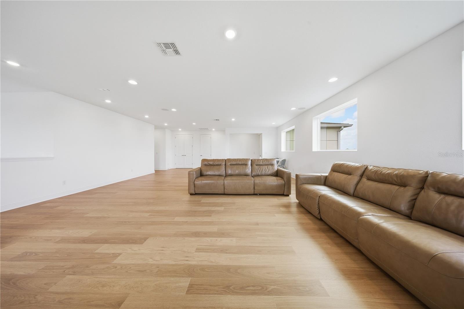 POITRAS EAST N-7 - Residential