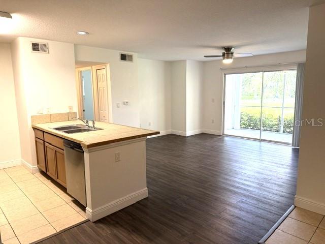 THE LANDINGS OF TAMPA A CONDOM - Residential Lease