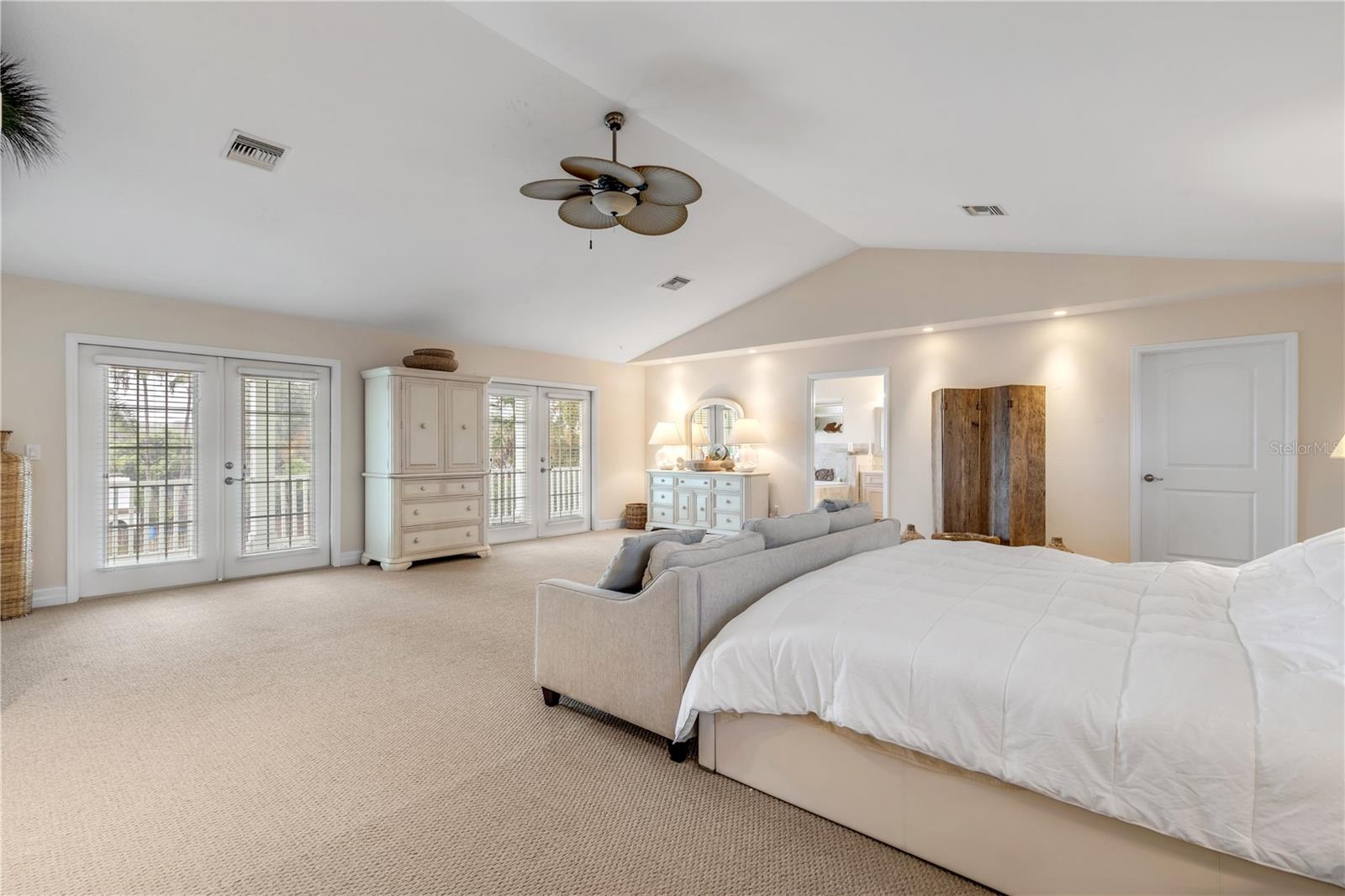 DETWILERS N 650 FT LT 02 16 17 34 NEW SMYRNA BEACH - Residential
