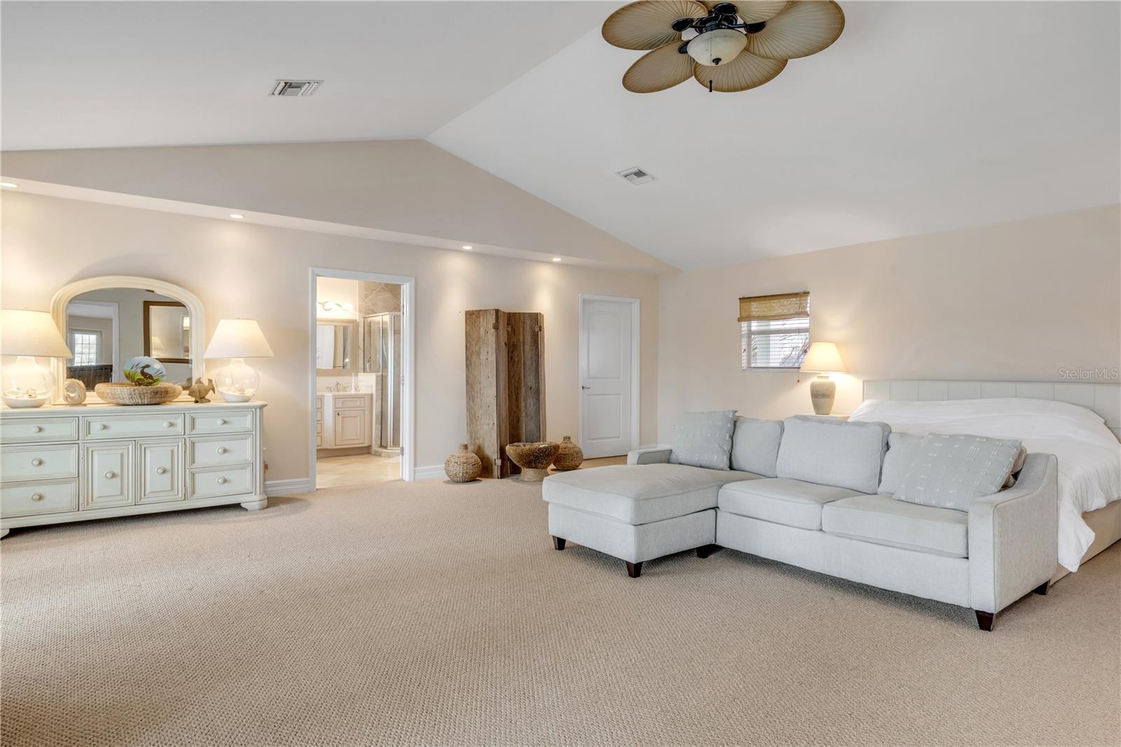 DETWILERS N 650 FT LT 02 16 17 34 NEW SMYRNA BEACH - Residential