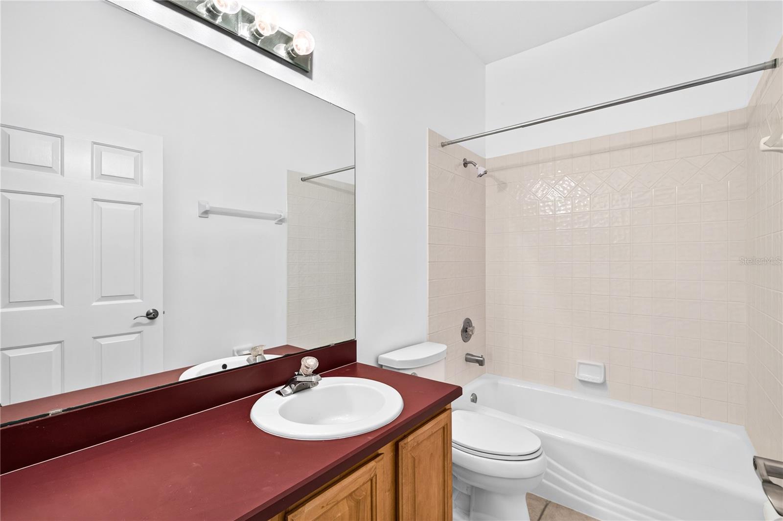 PARK PLACE ON LAKE JOANNA - Residential