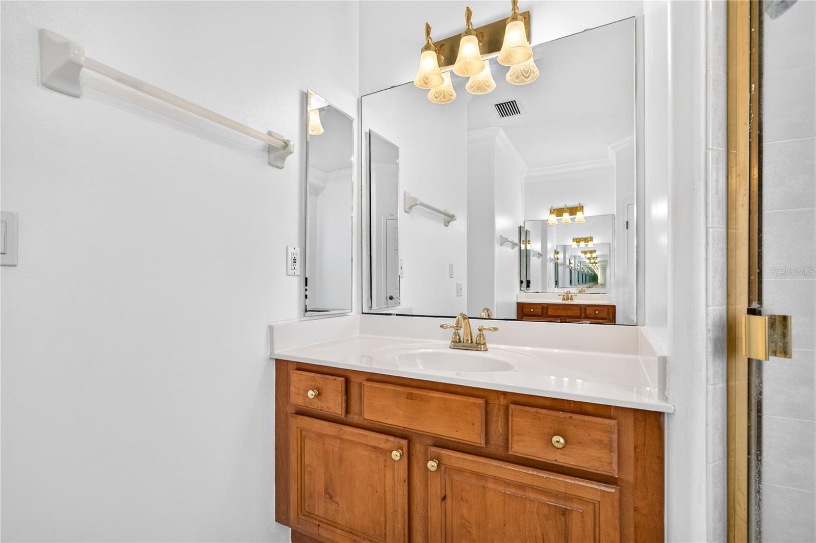 PARK PLACE ON LAKE JOANNA - Residential