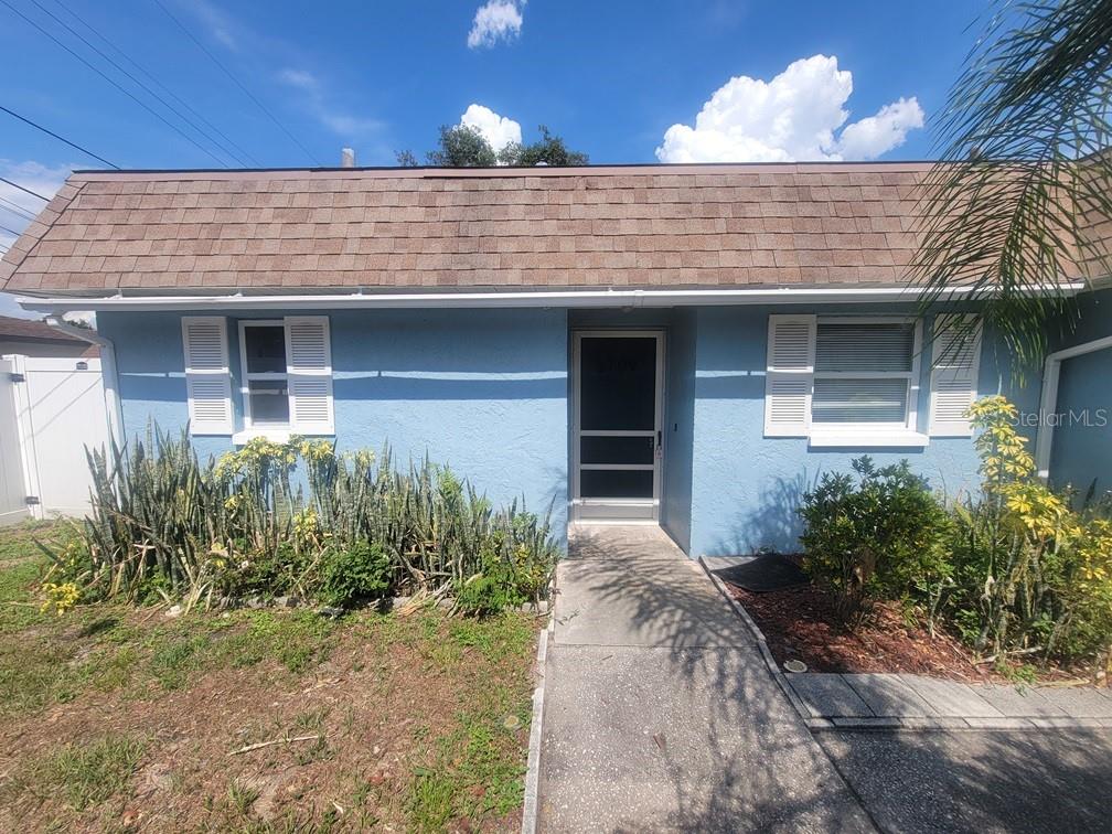 This is a spacious 1/1 apartment with tile floors throughout! 727 SqFt.! One Story- End unit!! Water/Sewer, Trash & Lawn are included in the rent!! Convenient location! Call today it will go quickly!
*Tile throughout
*Large Bedroom with Sliding Glass Doors that Lead to the Back Patio
*Fenced-in back patio
*Lots of counter space
*Kitchen offers a pass through to the living room
*Decorative light fixtures
*Updated Bathroom
*Pet Friendly- Breed Restrictions Apply