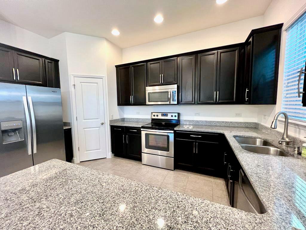 WINDERMERE TRAILS - Residential Lease