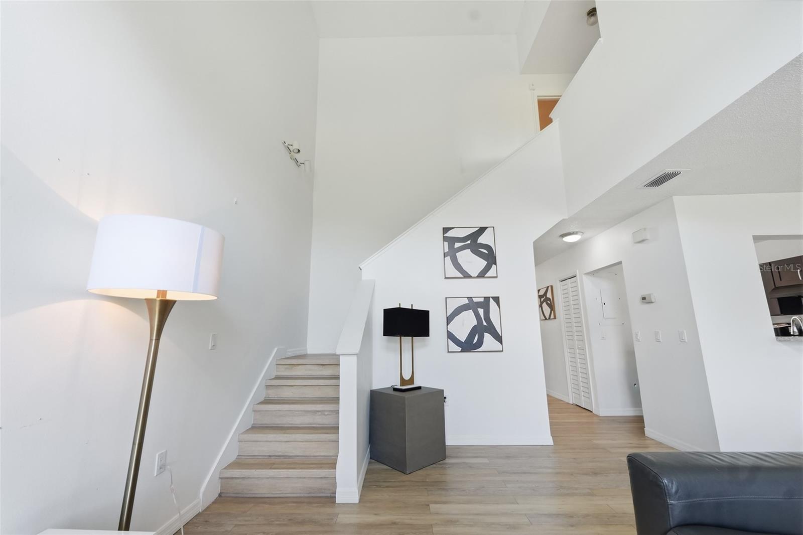 COLONIAL LANDINGS PH 24 - Residential