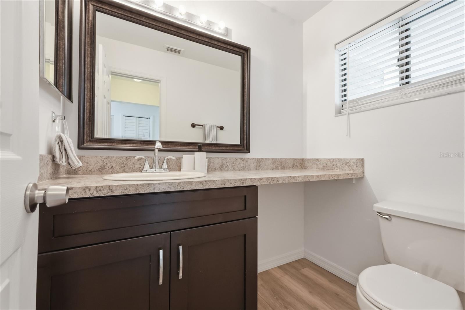 COLONIAL LANDINGS PH 24 - Residential