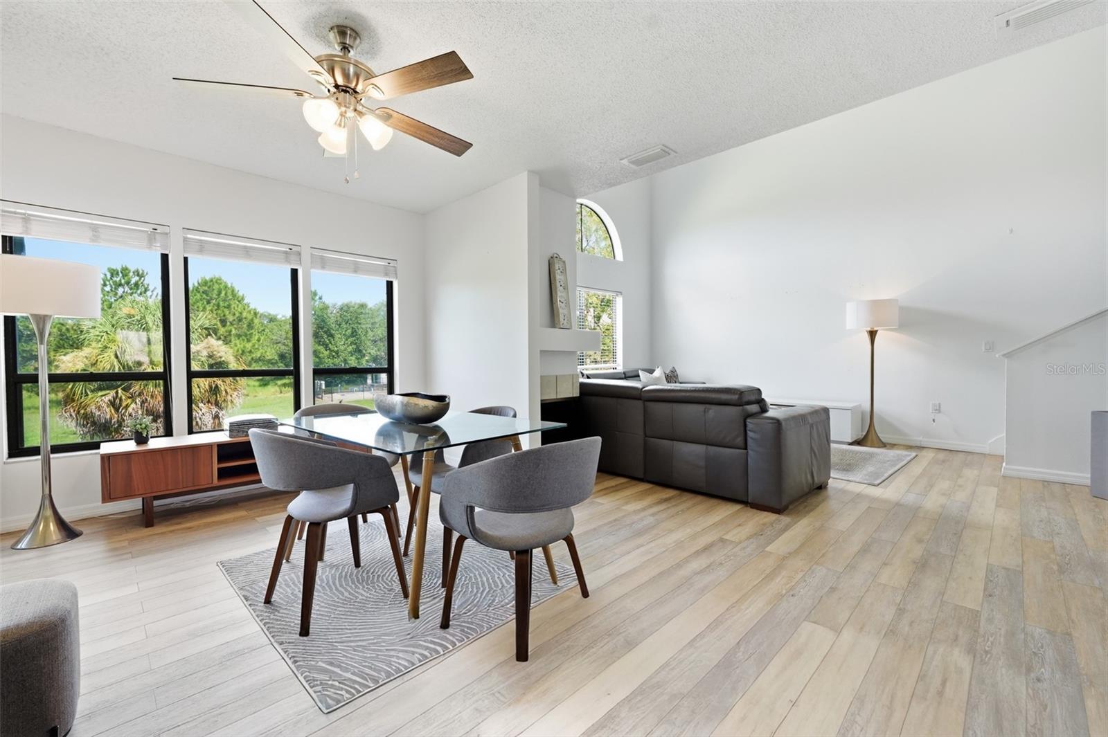 COLONIAL LANDINGS PH 24 - Residential