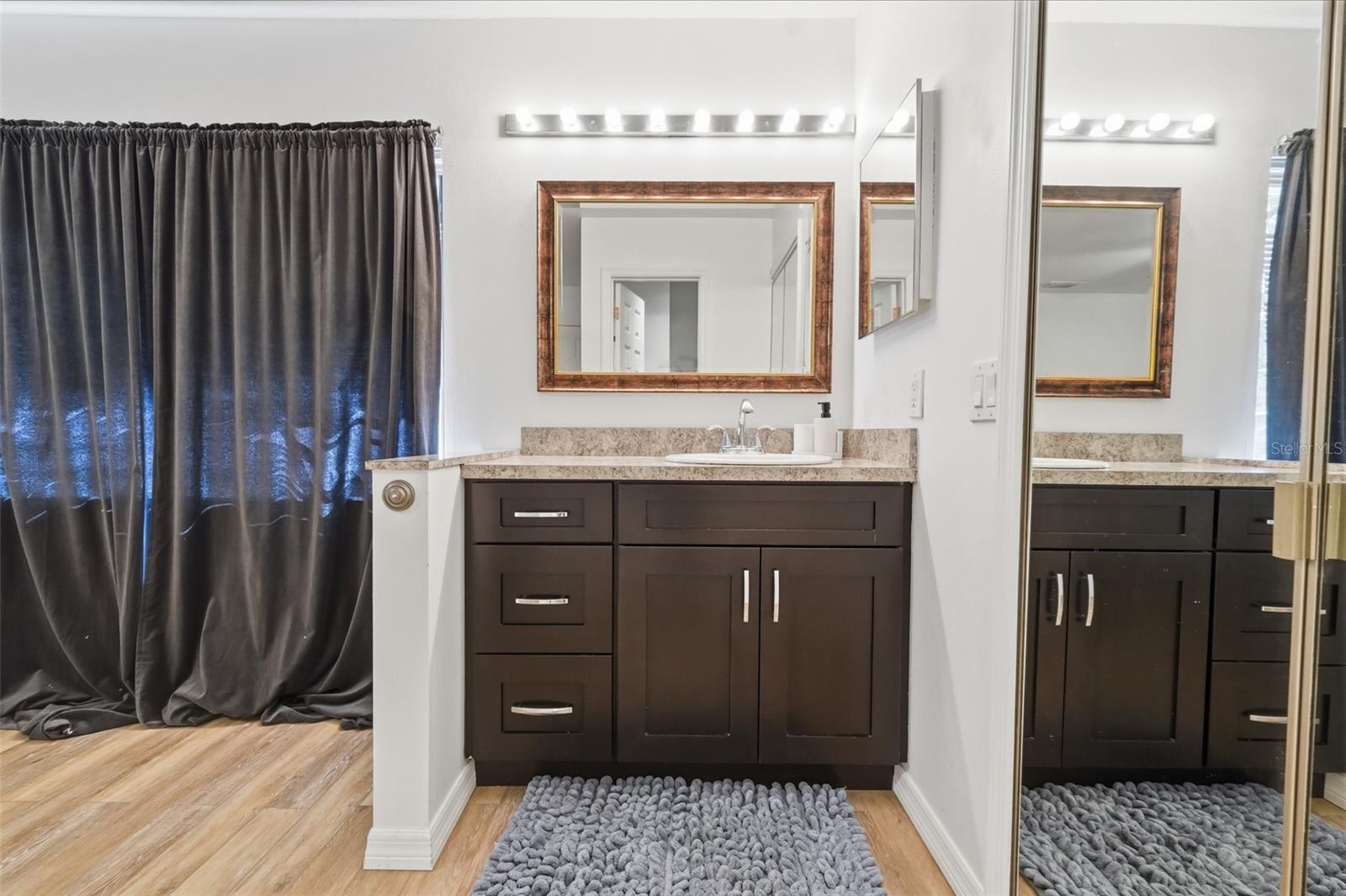 COLONIAL LANDINGS PH 24 - Residential