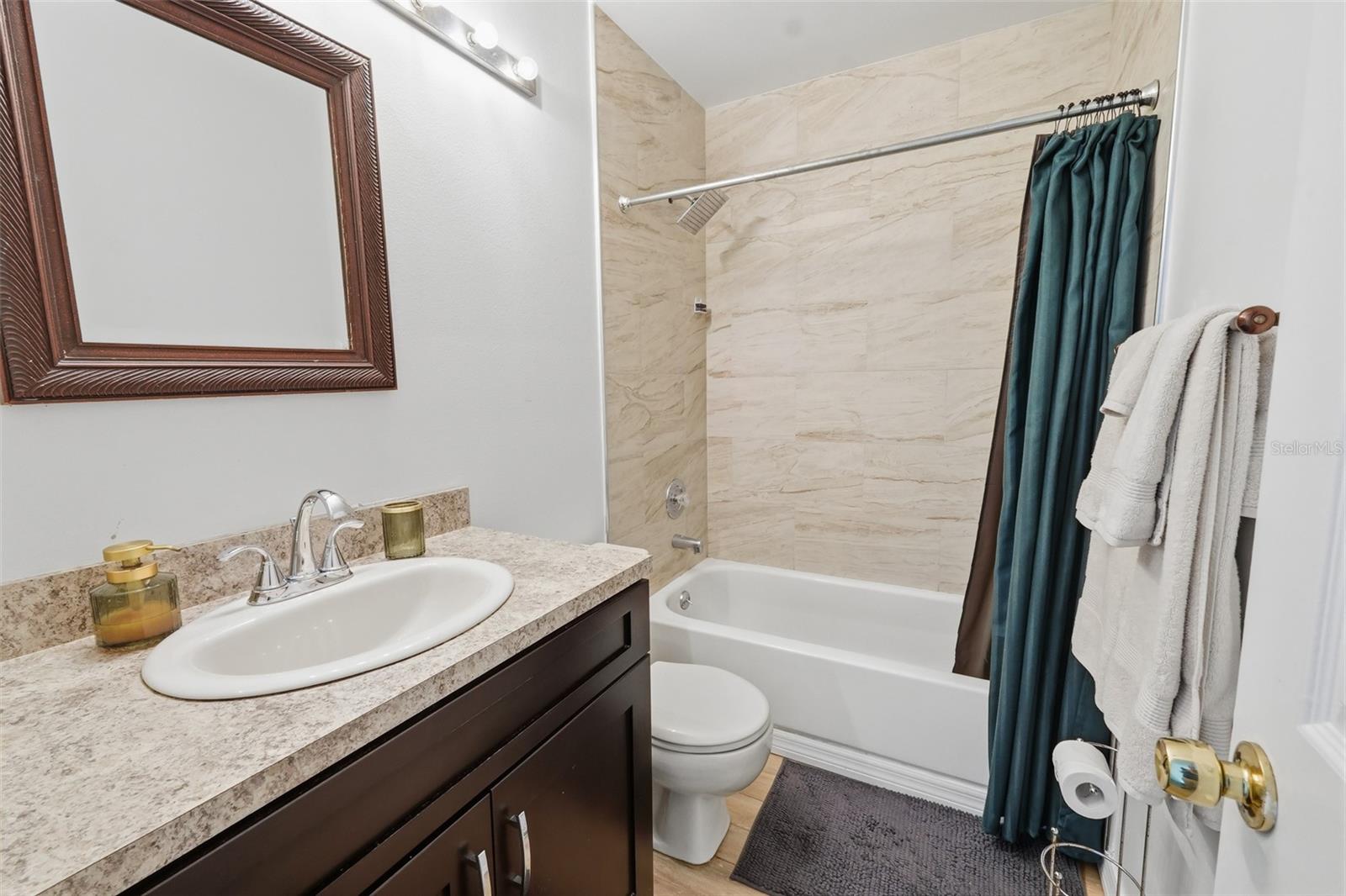 COLONIAL LANDINGS PH 24 - Residential