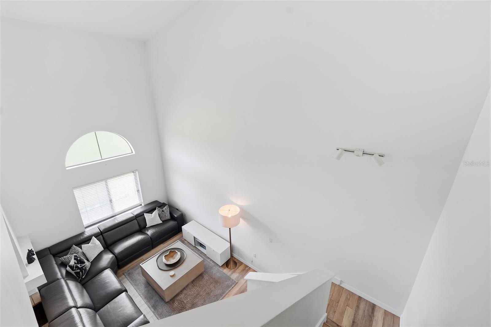 COLONIAL LANDINGS PH 24 - Residential