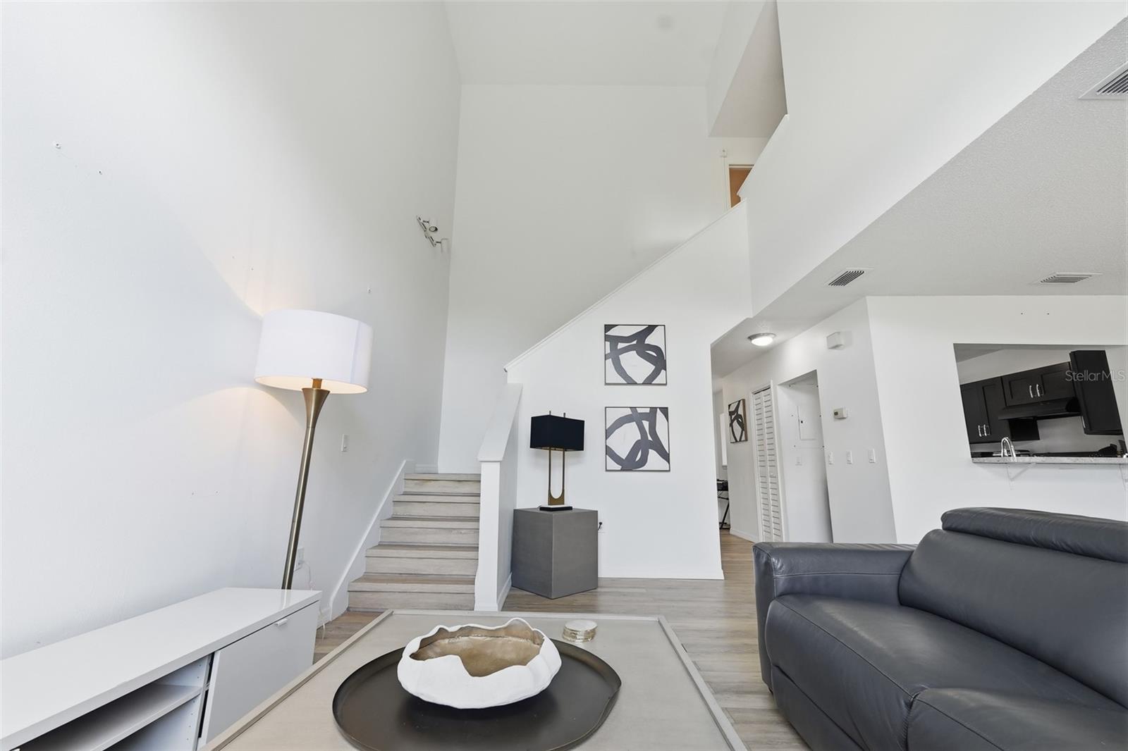 COLONIAL LANDINGS PH 24 - Residential