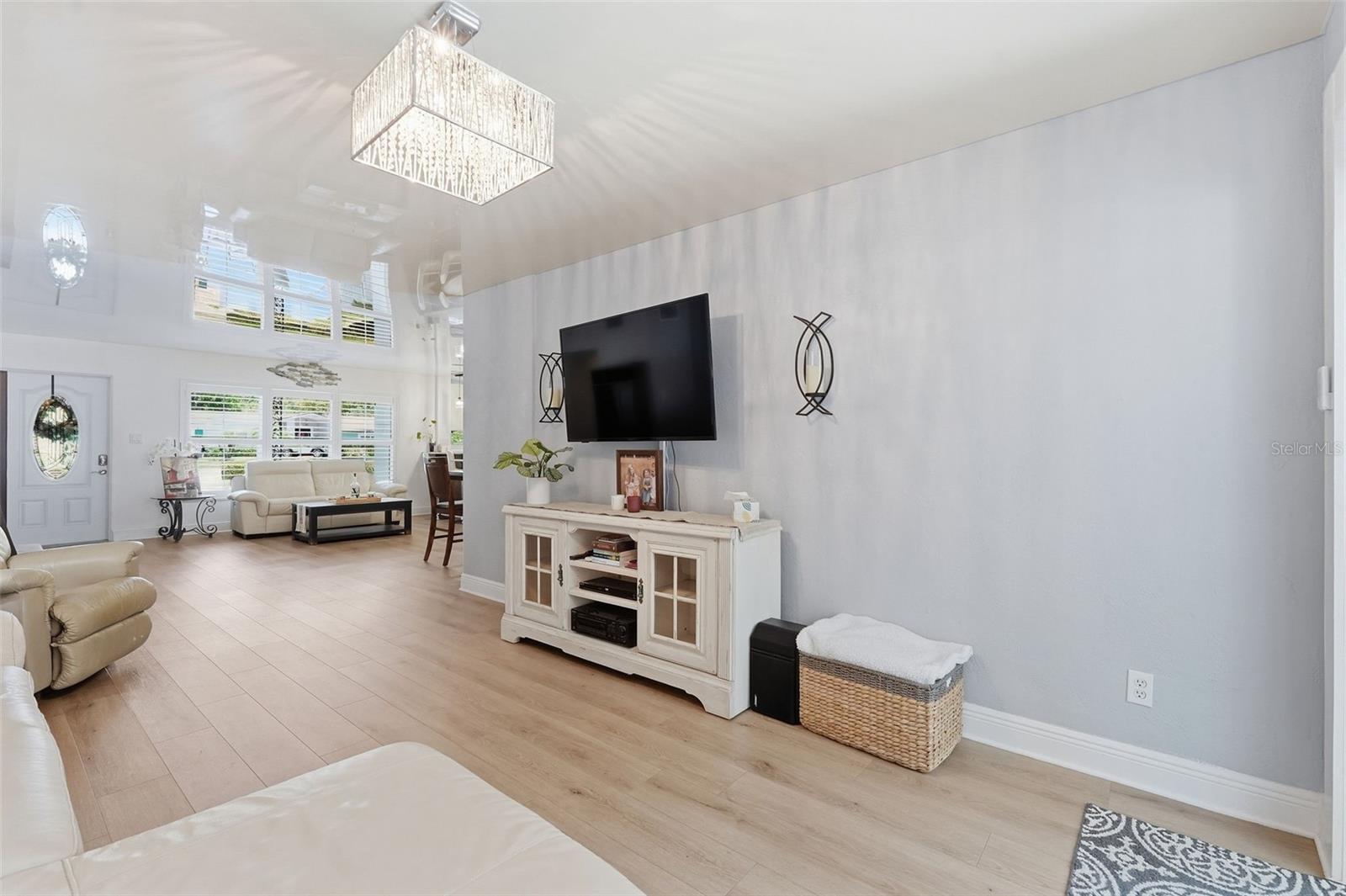 VILLA PARK ESTATES 1ST ADD - Residential