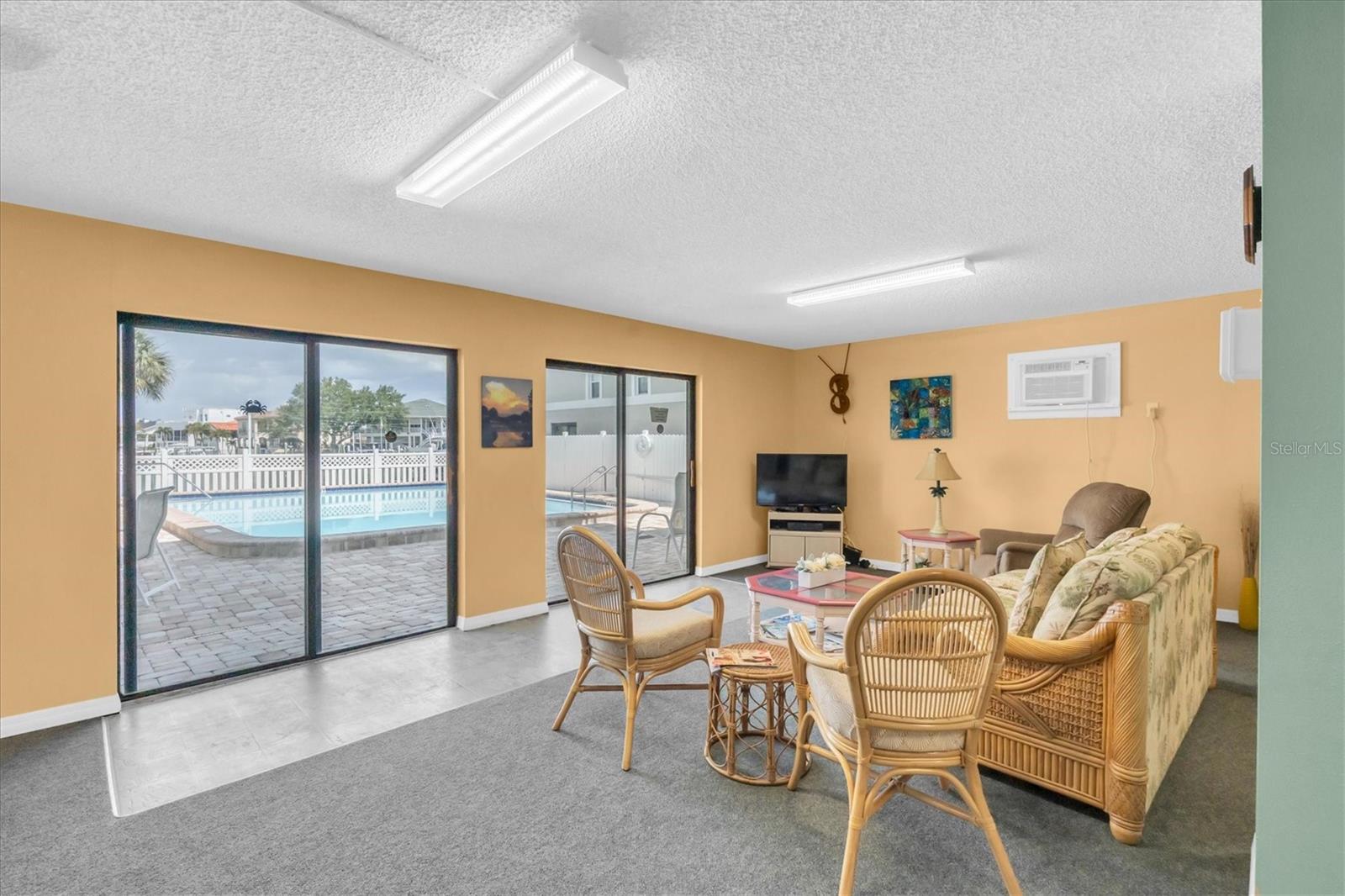 TIERRA I CONDO - Residential