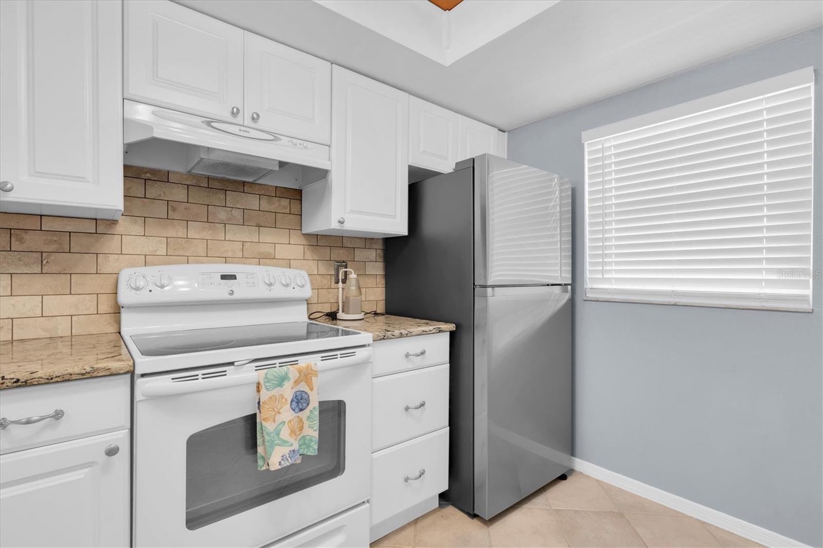 TIERRA I CONDO - Residential