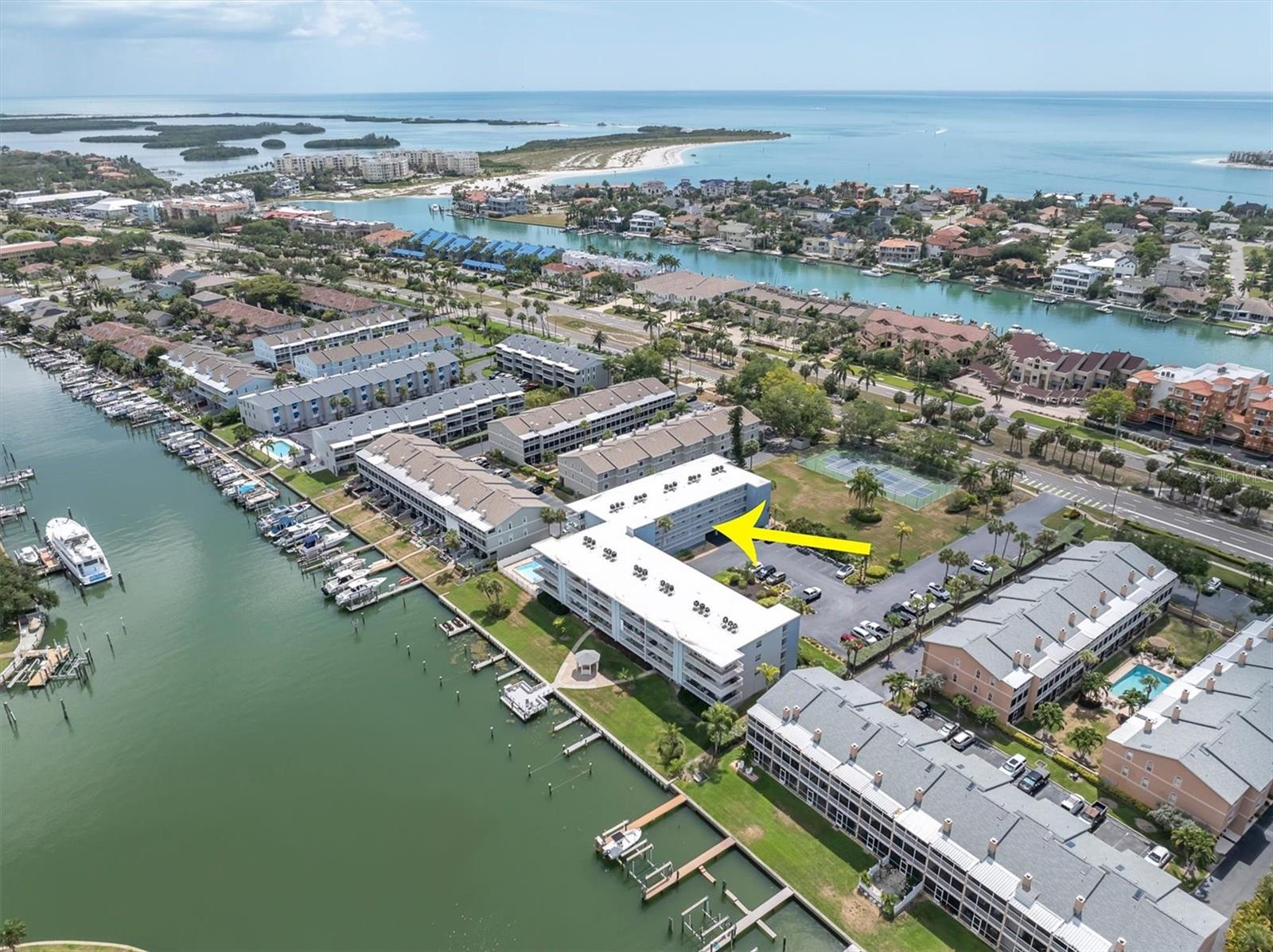 TIERRA I CONDO - Residential