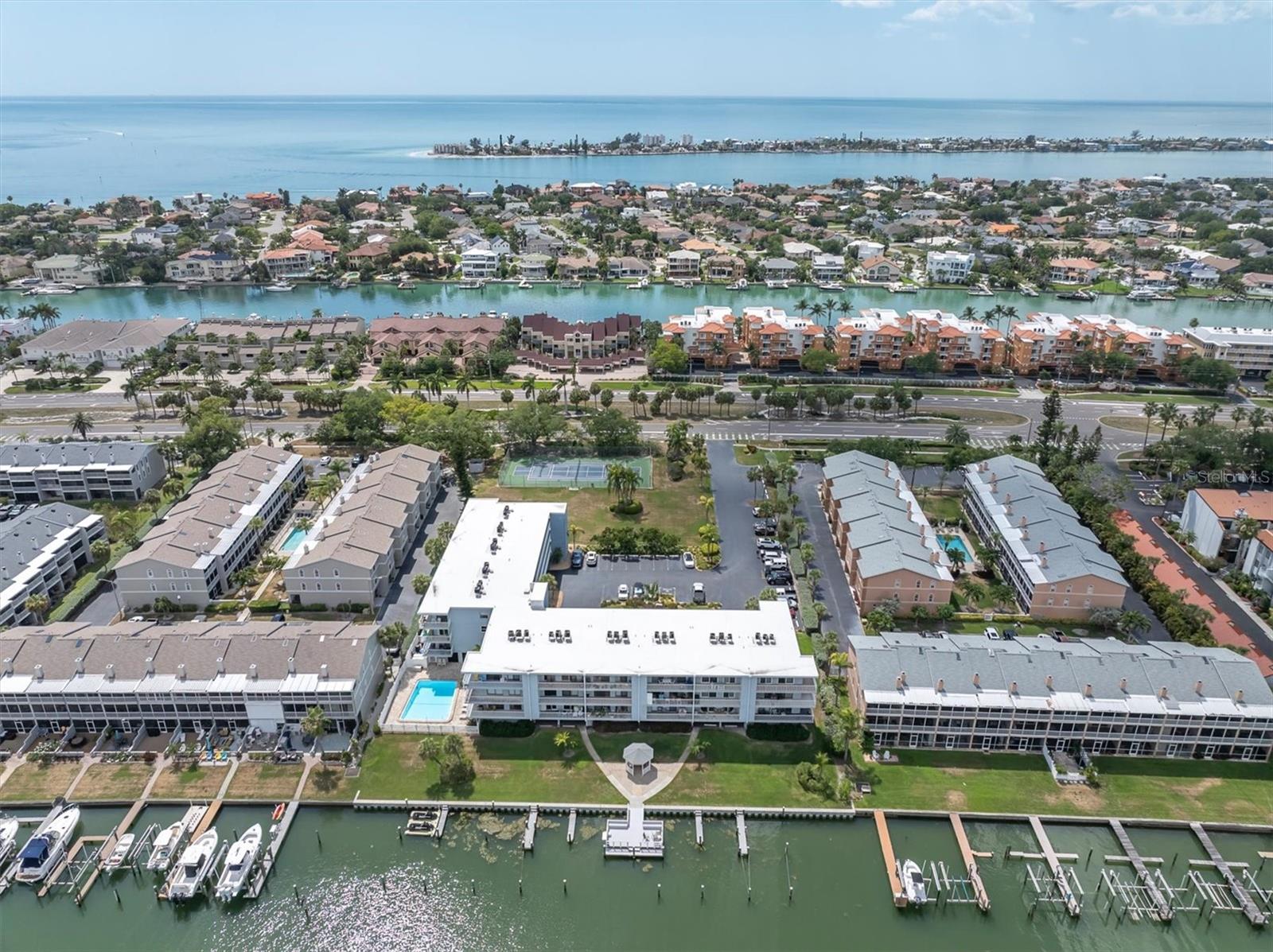 TIERRA I CONDO - Residential