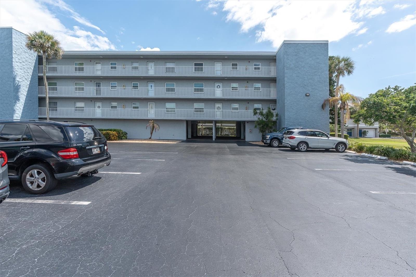 TIERRA I CONDO - Residential