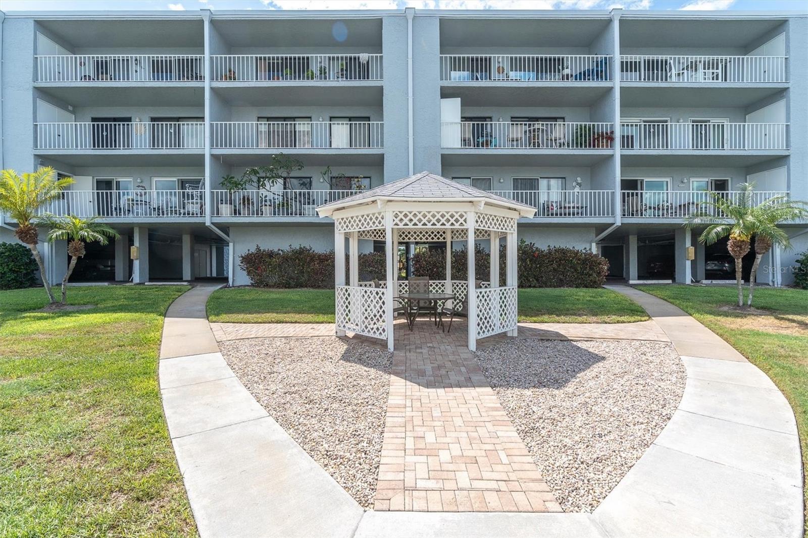 TIERRA I CONDO - Residential