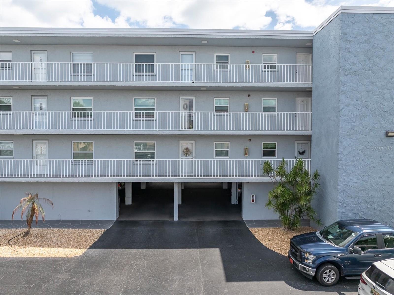 TIERRA I CONDO - Residential