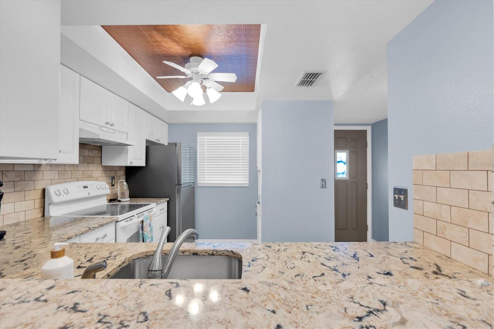 TIERRA I CONDO - Residential