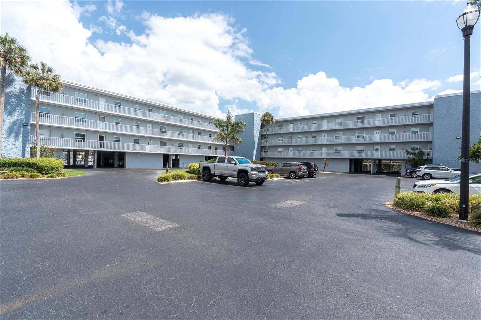 TIERRA I CONDO - Residential