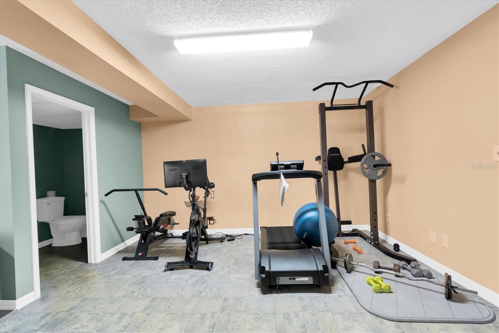 TIERRA I CONDO - Residential