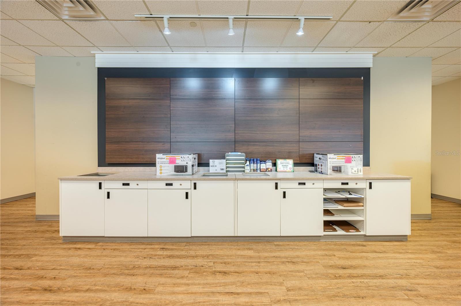 TWIN LAKE PARK SUB - Commercial Sale
