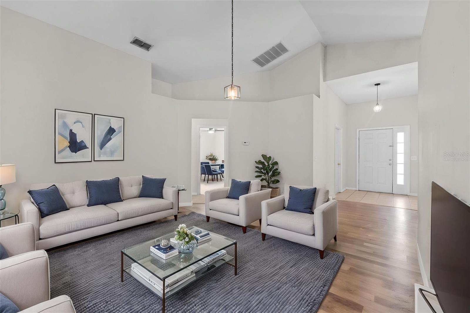 BLUE SPGS VILLAS - Residential