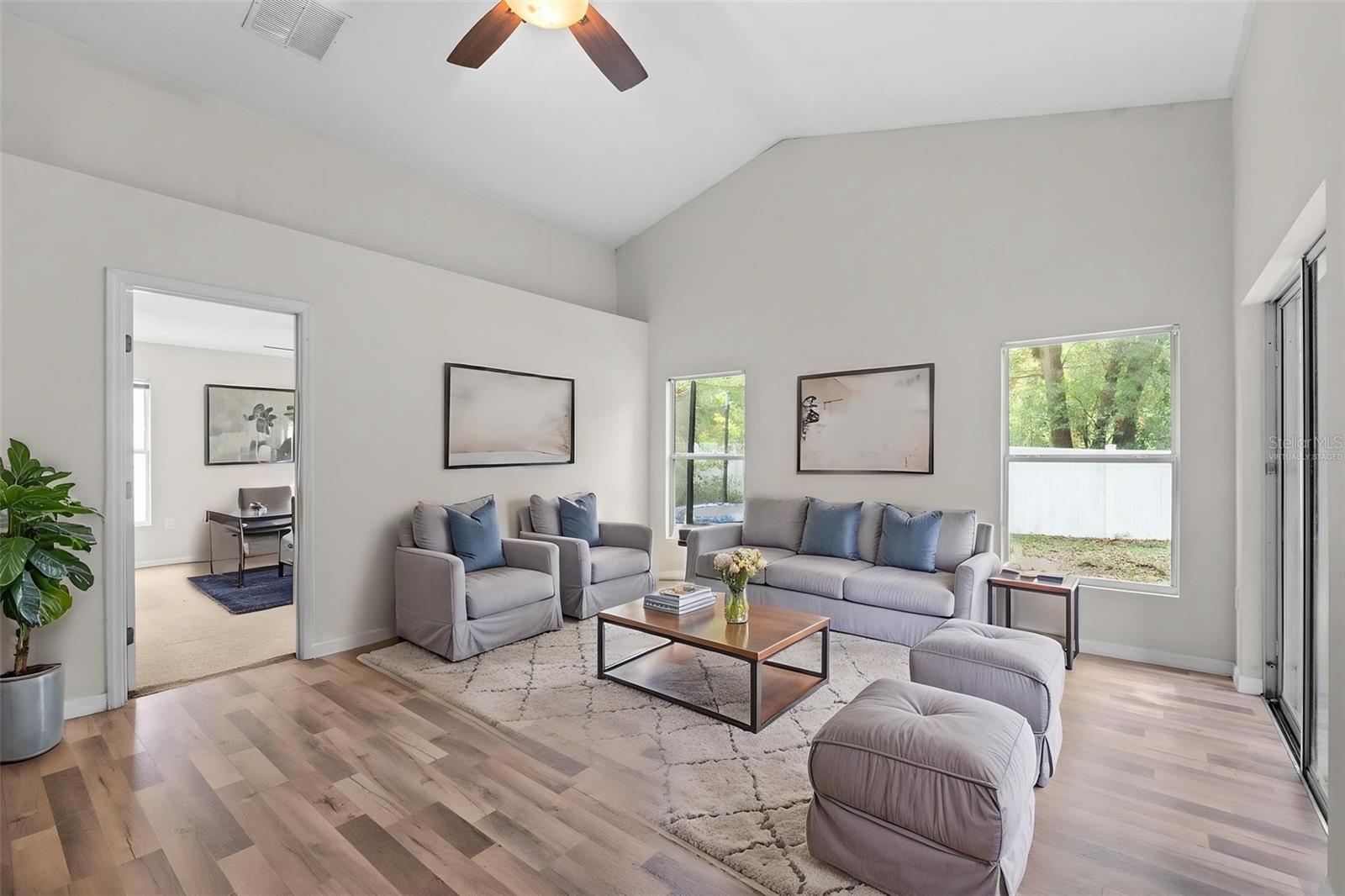BLUE SPGS VILLAS - Residential