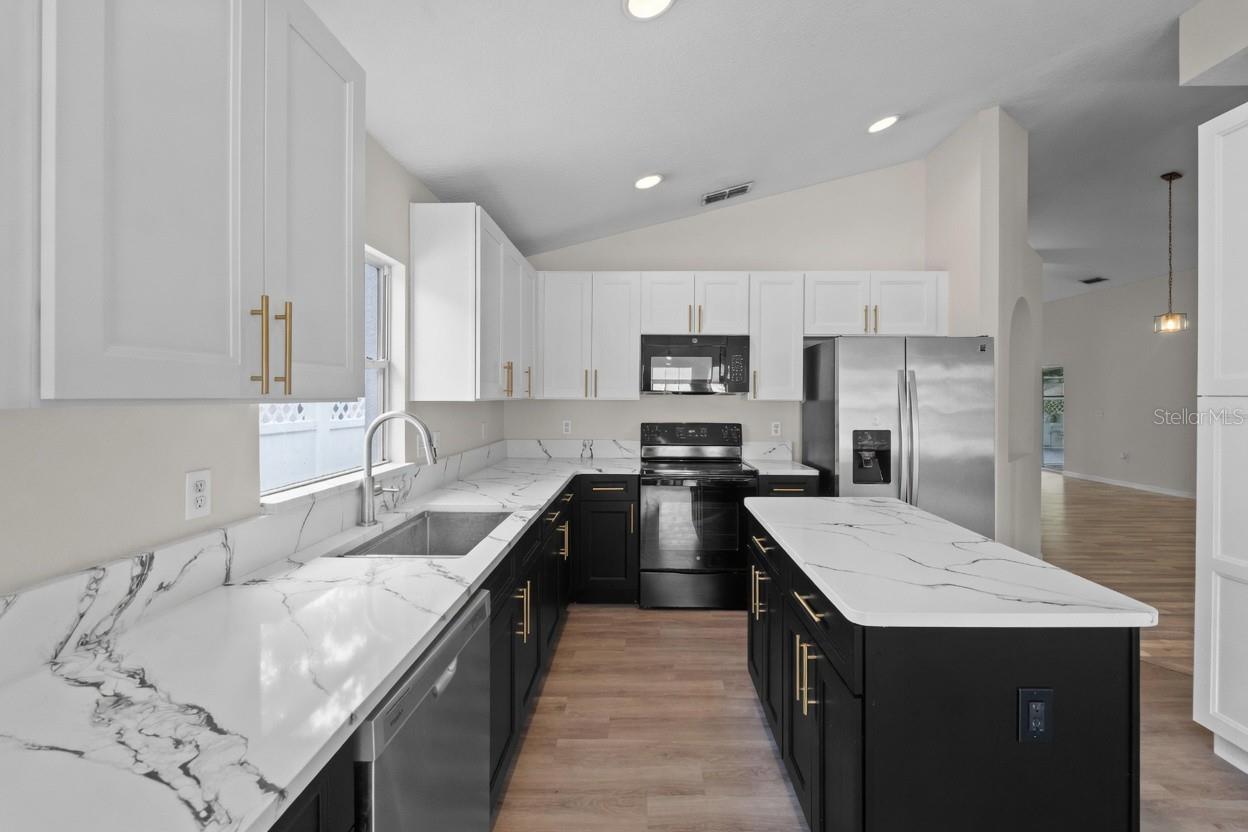 BLUE SPGS VILLAS - Residential