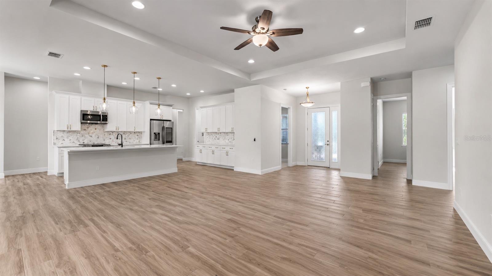 HARBOR HILLS UNIT 01 - Residential