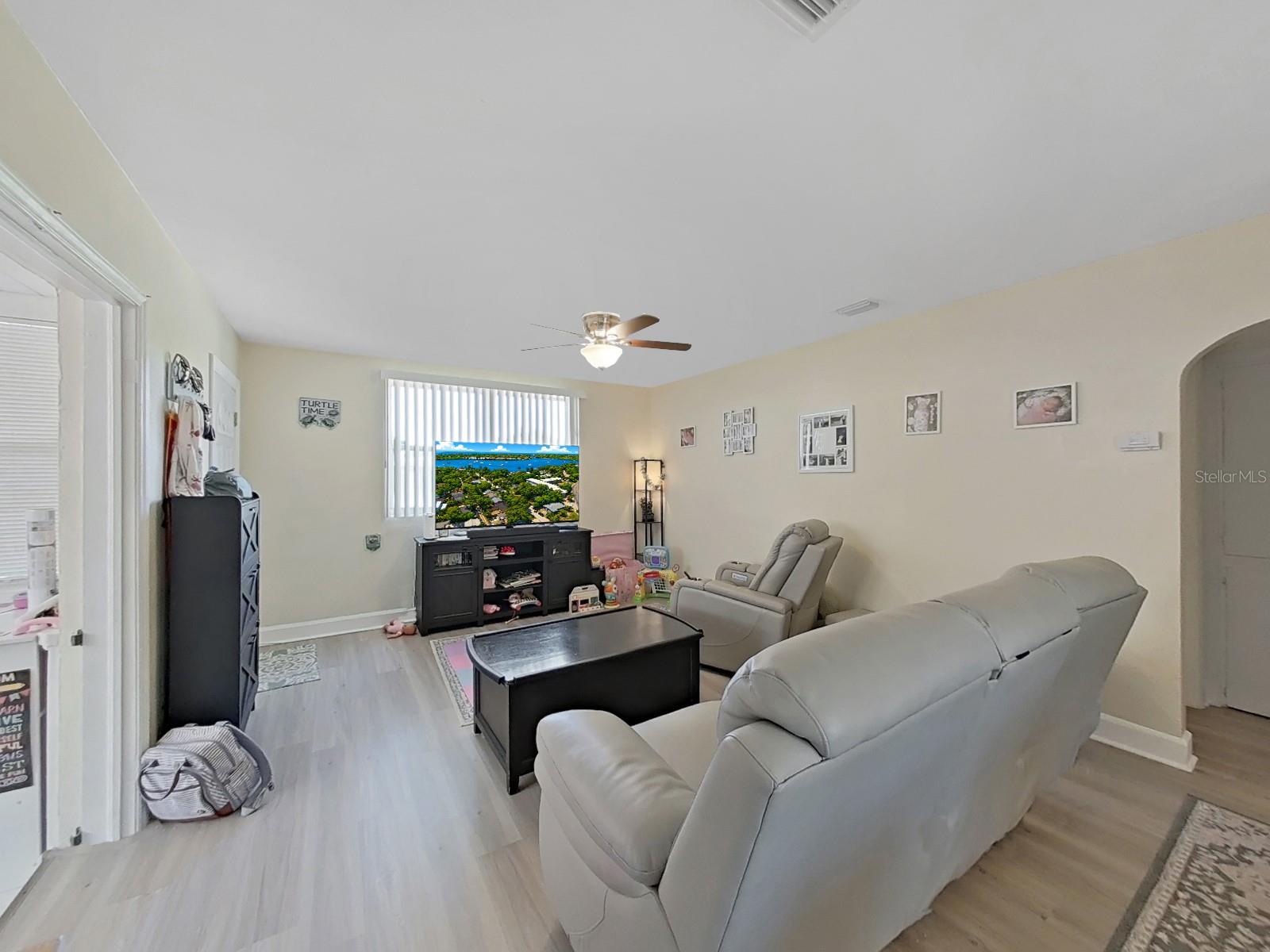 LING-A-MOR SUB - Residential