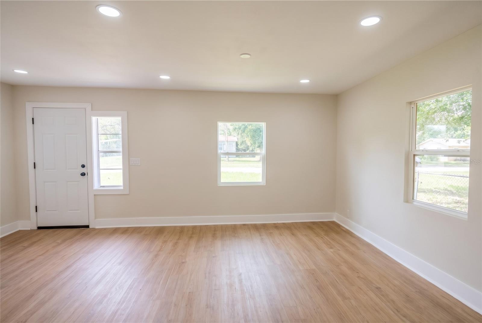 CLERMONT LINCOLN HEIGHTS SCHOOL - Residential Lease