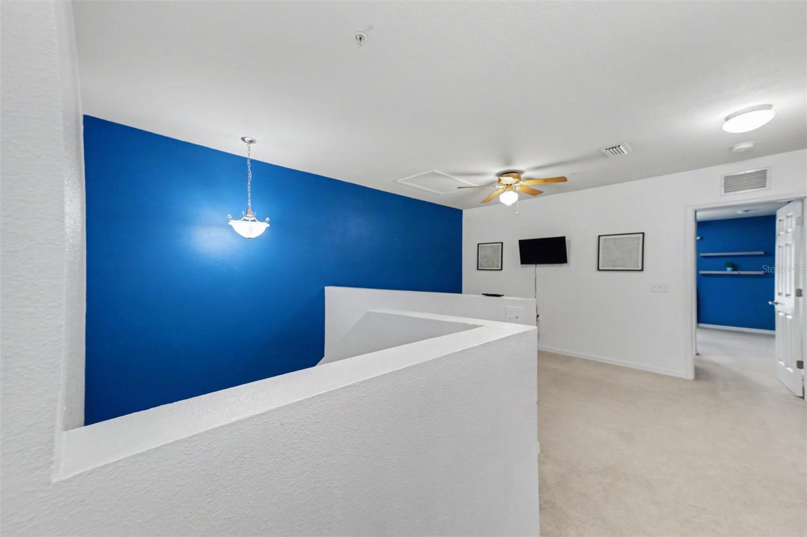 LAKESIDE VILLAGE TOWNHOME - Residential