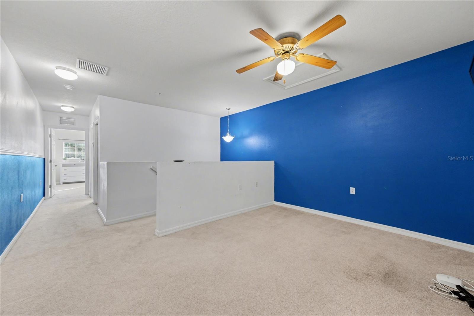 LAKESIDE VILLAGE TOWNHOME - Residential