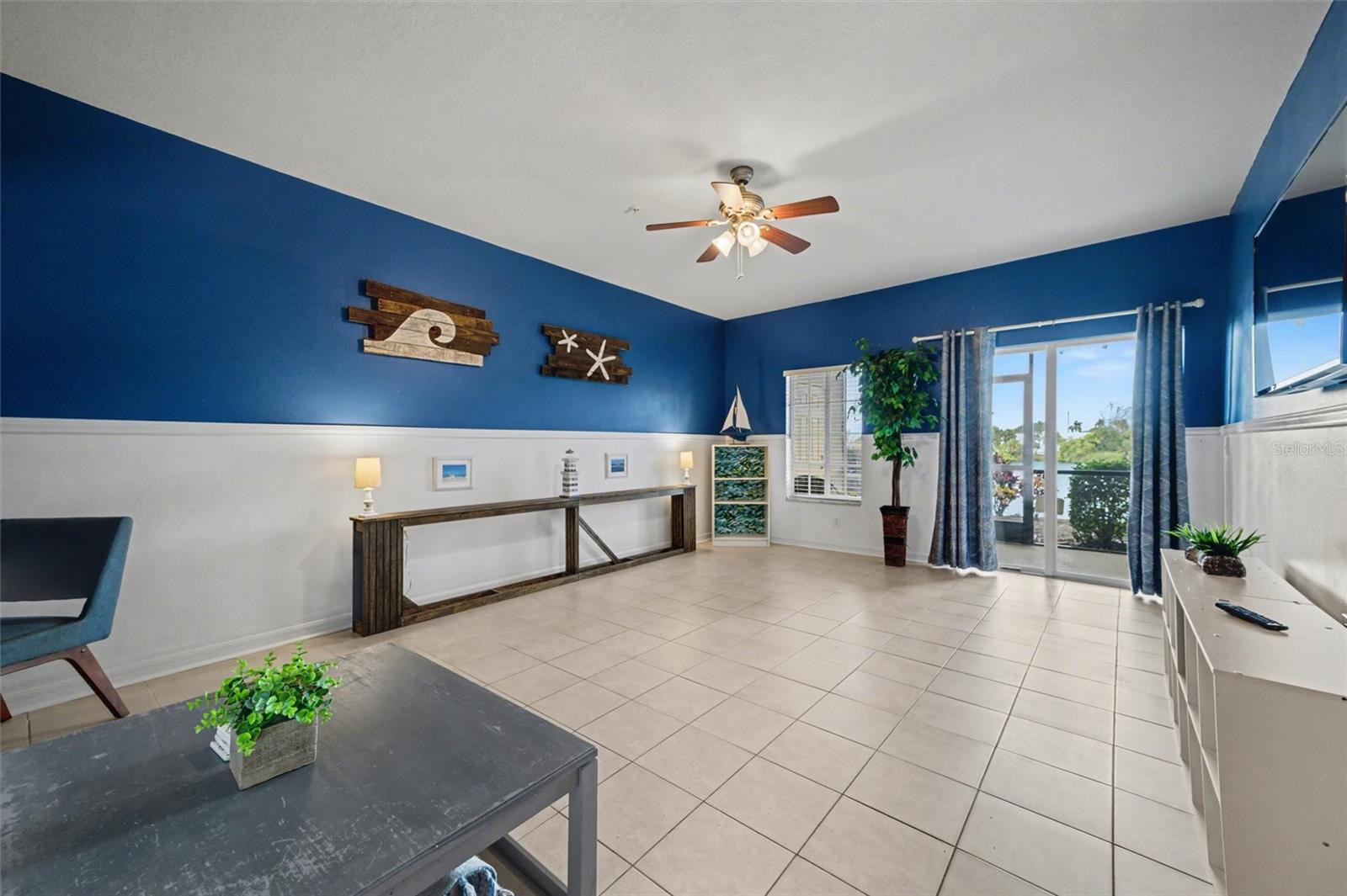 LAKESIDE VILLAGE TOWNHOME - Residential