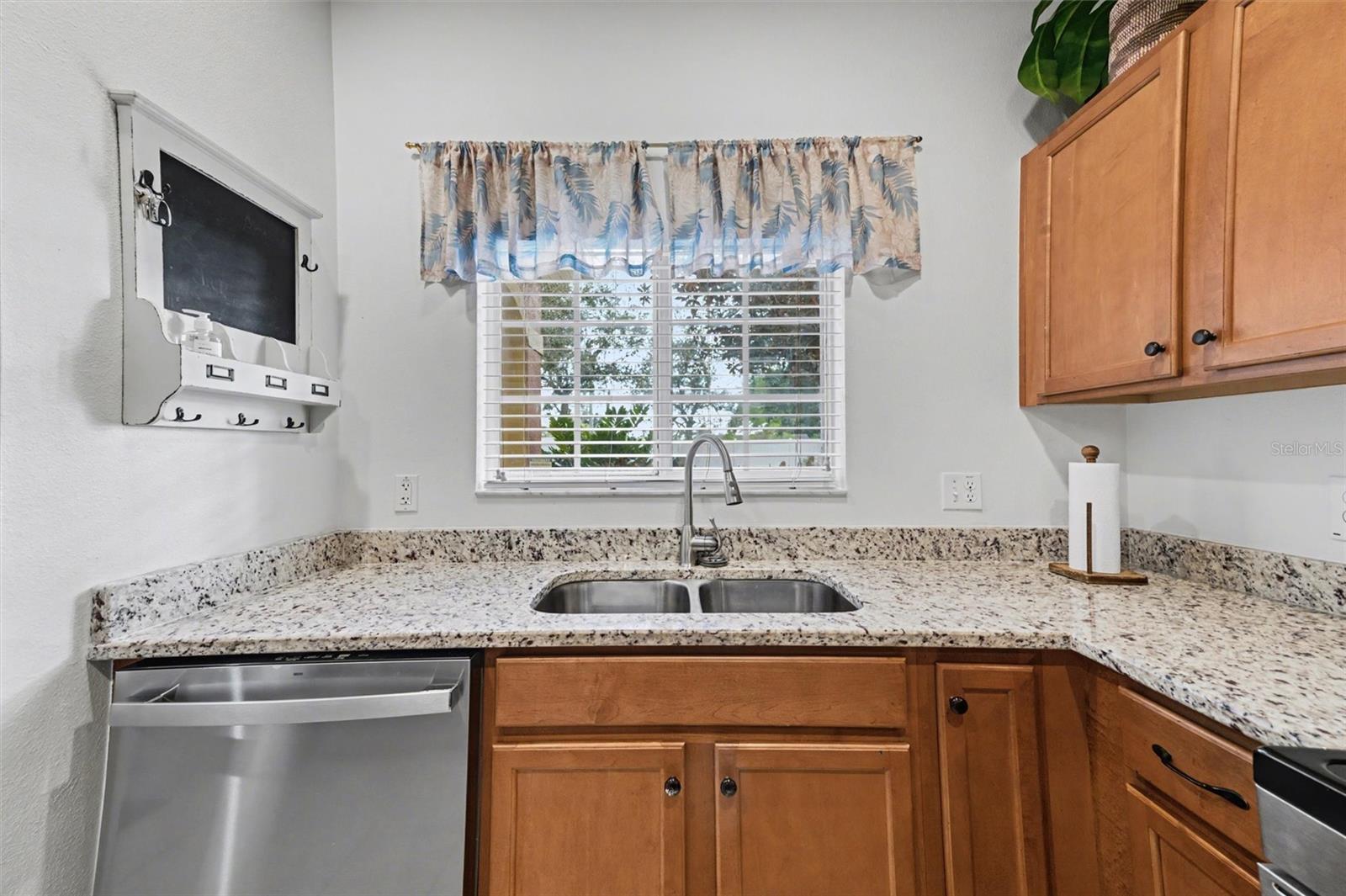 LAKESIDE VILLAGE TOWNHOME - Residential