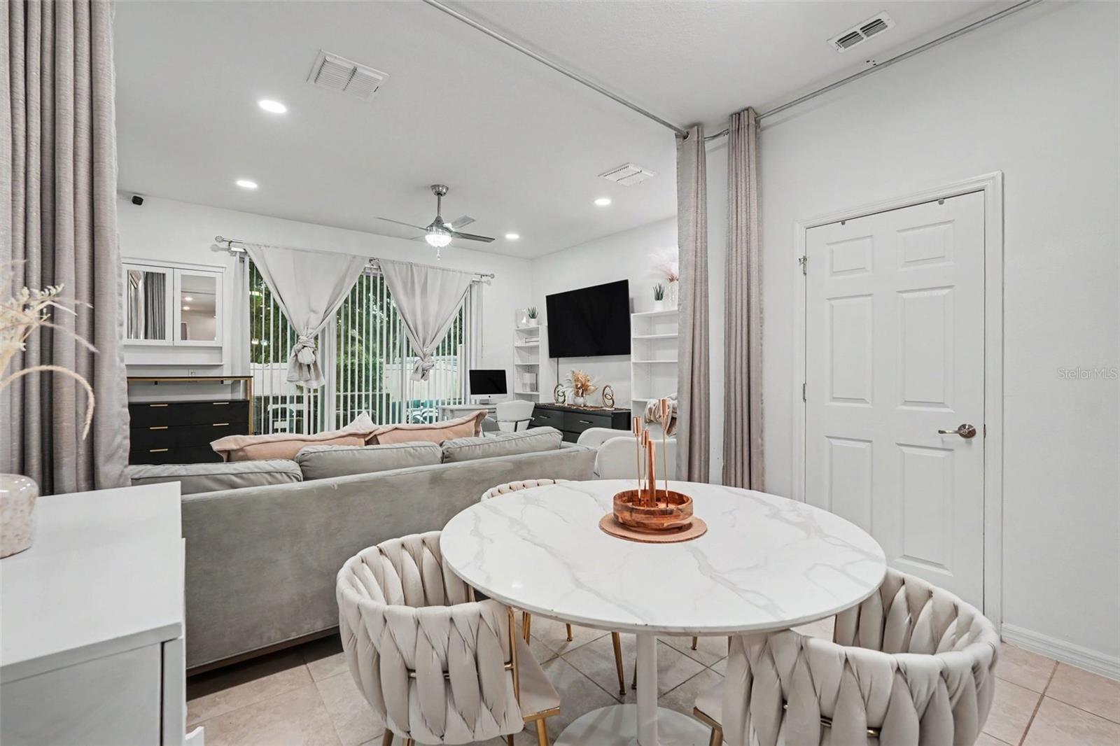 REGO PALMS - Residential