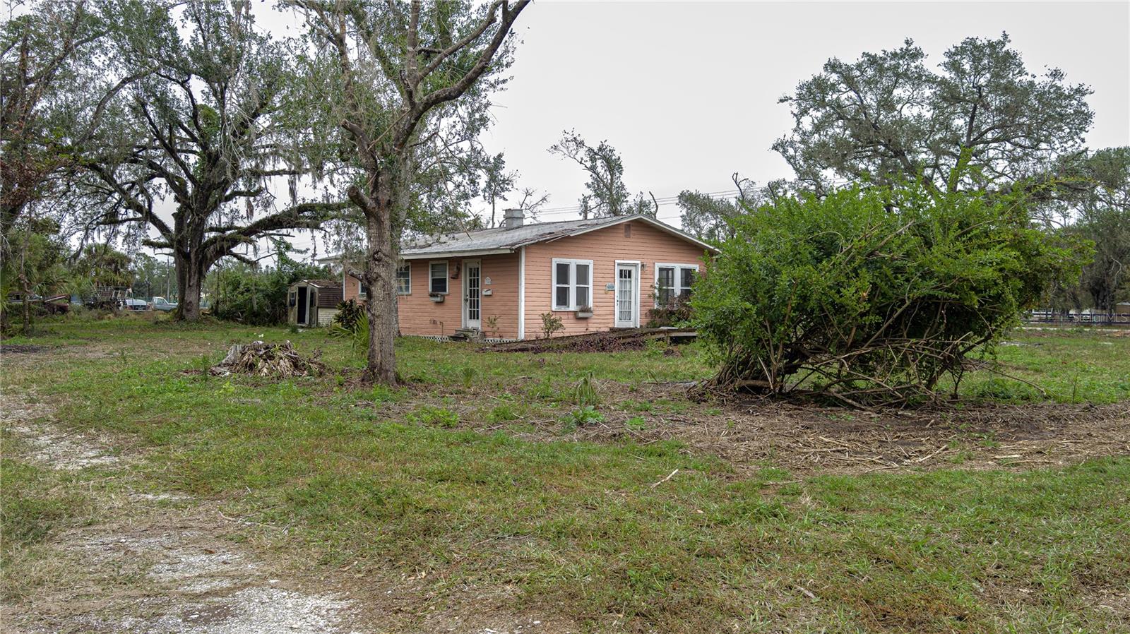 MYAKKA CITY - Commercial Sale