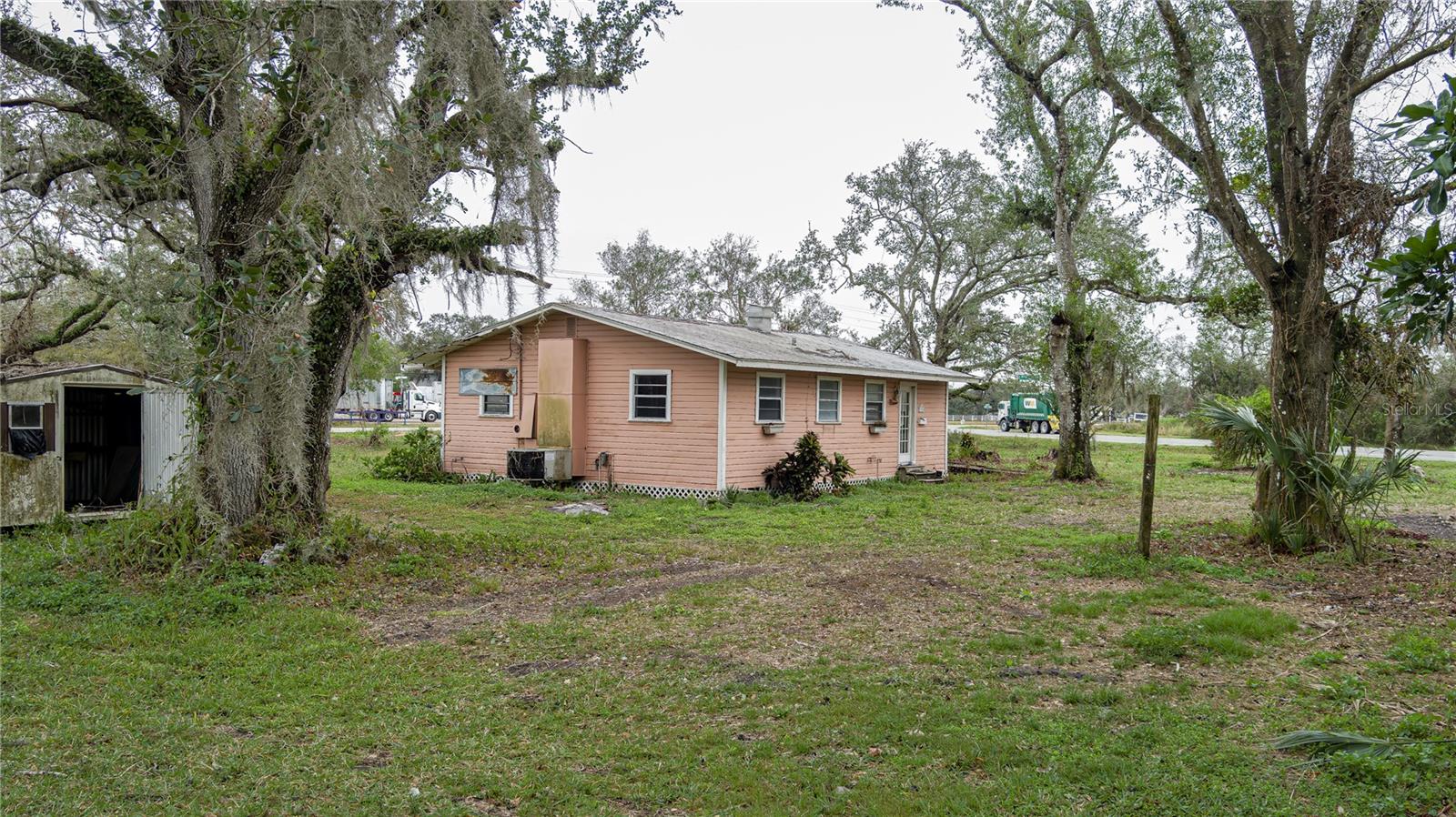 MYAKKA CITY - Commercial Sale