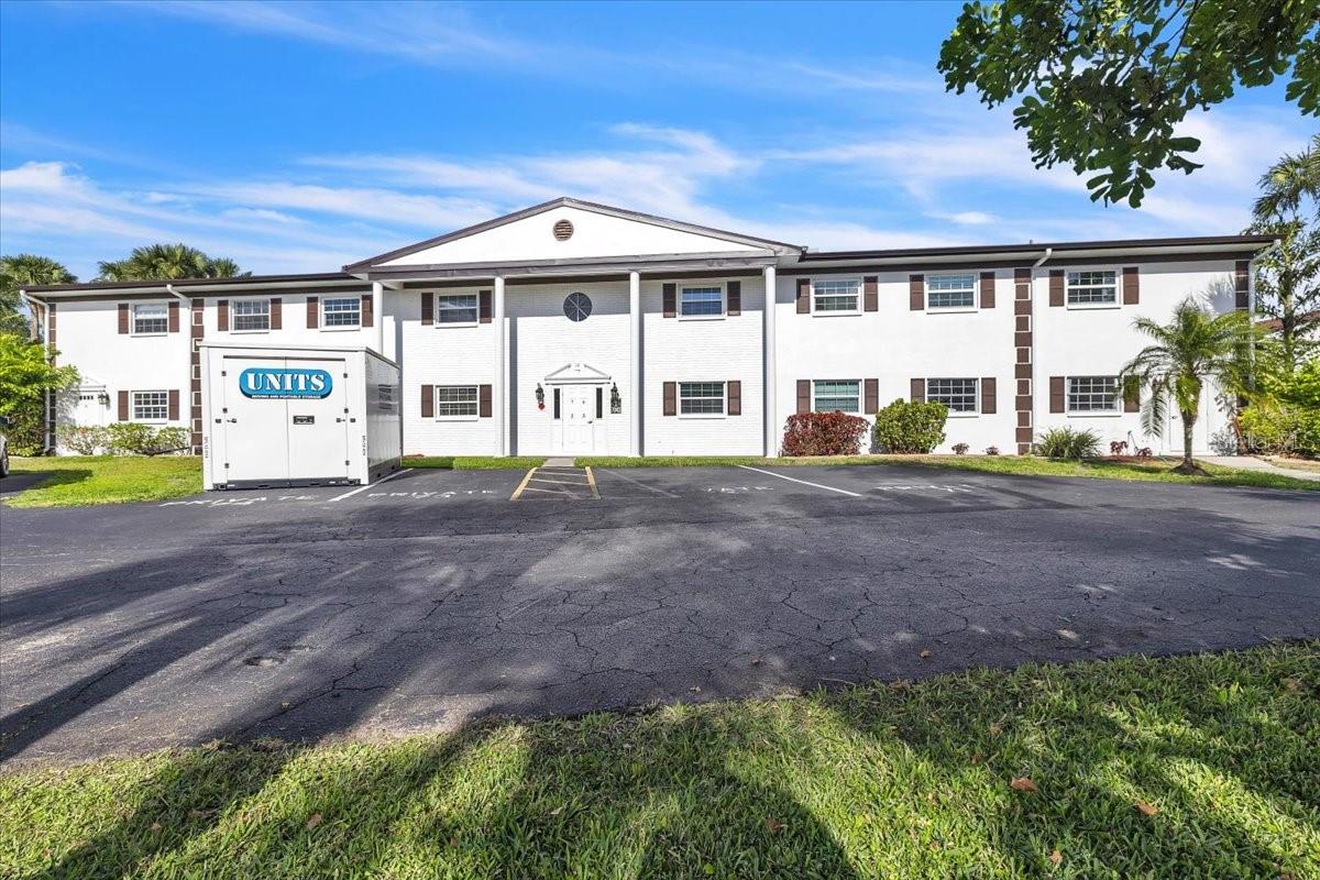 FOXMOOR CONDO - Residential