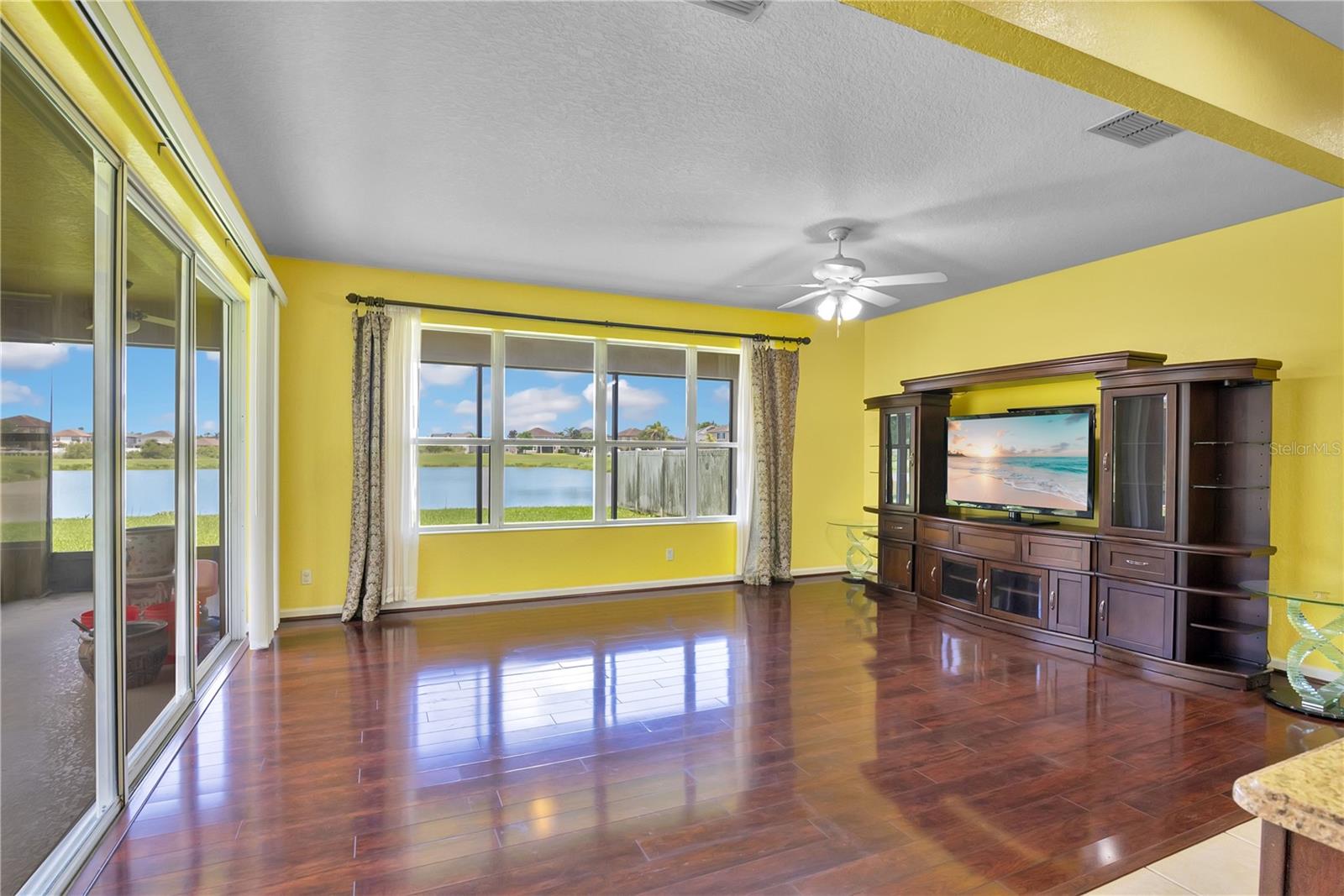 LAKE SAWYER SOUTH PH 01 - Residential Lease