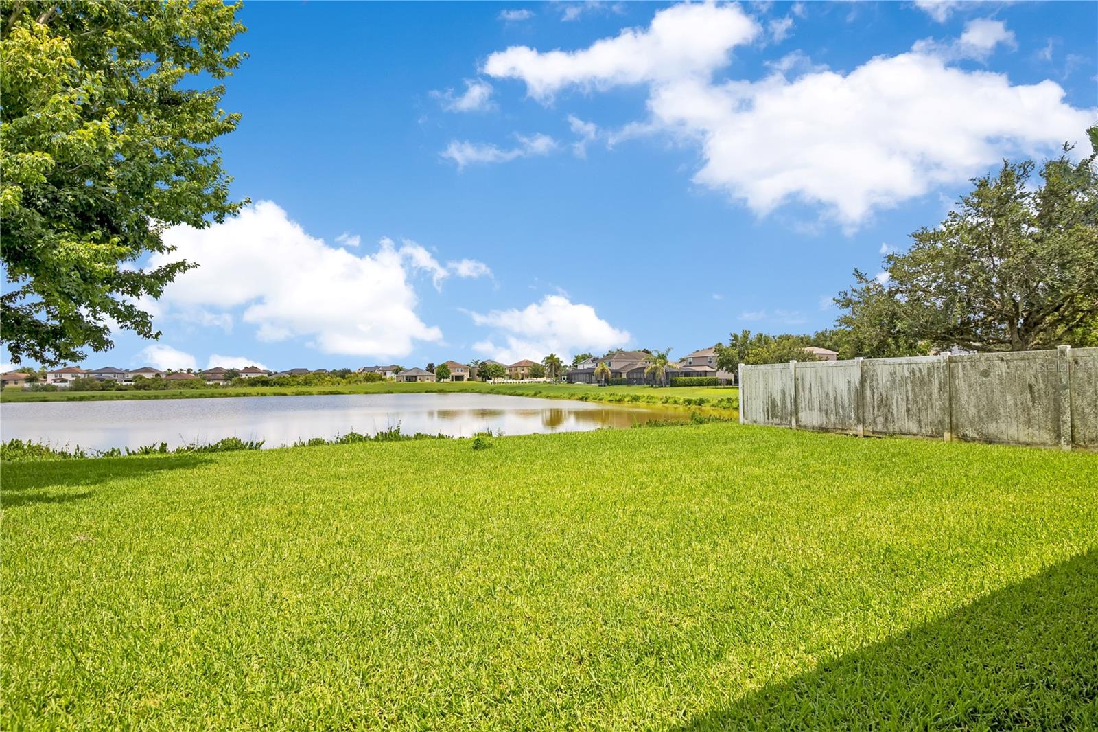 LAKE SAWYER SOUTH PH 01 - Residential Lease