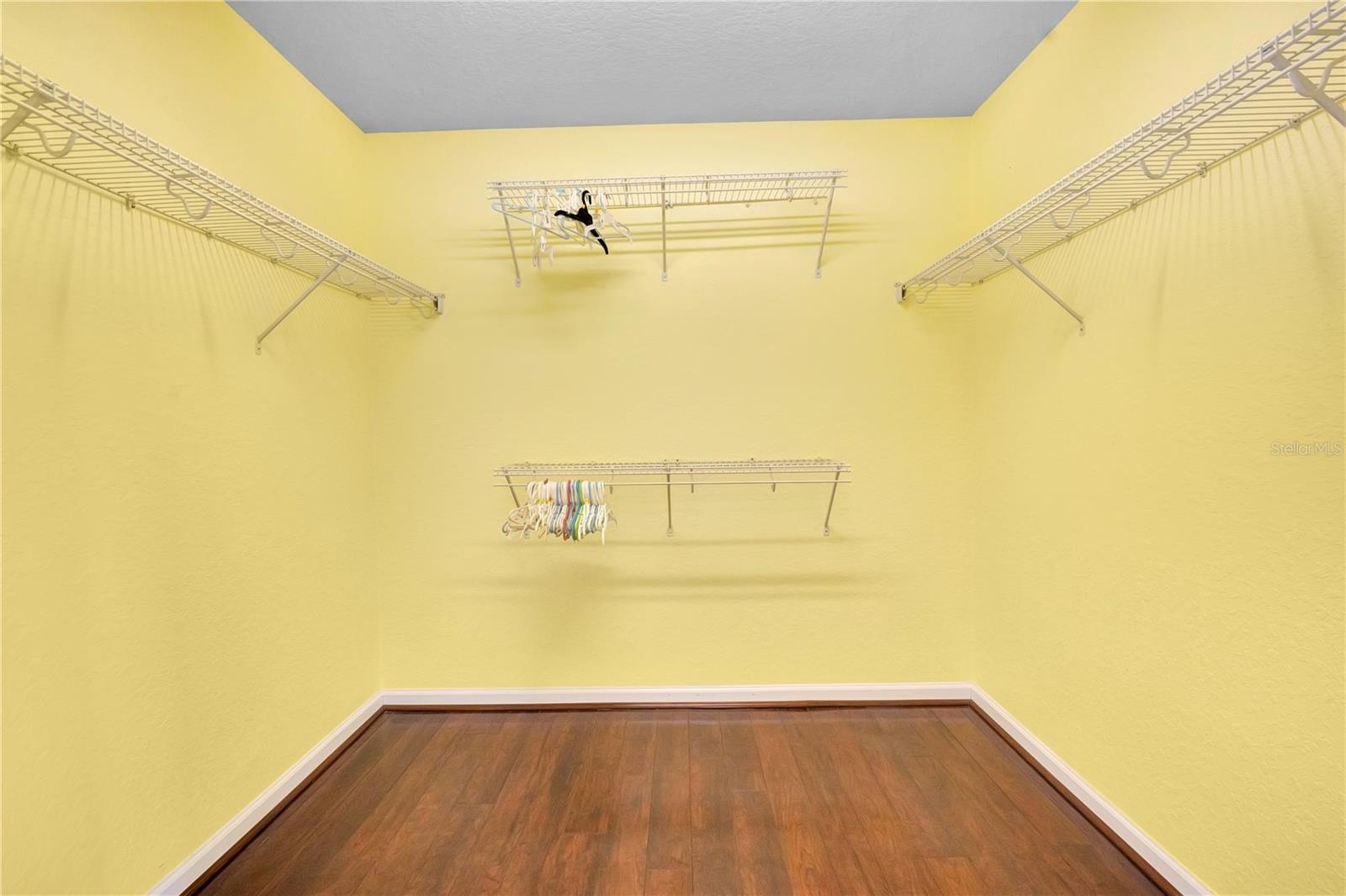 LAKE SAWYER SOUTH PH 01 - Residential Lease