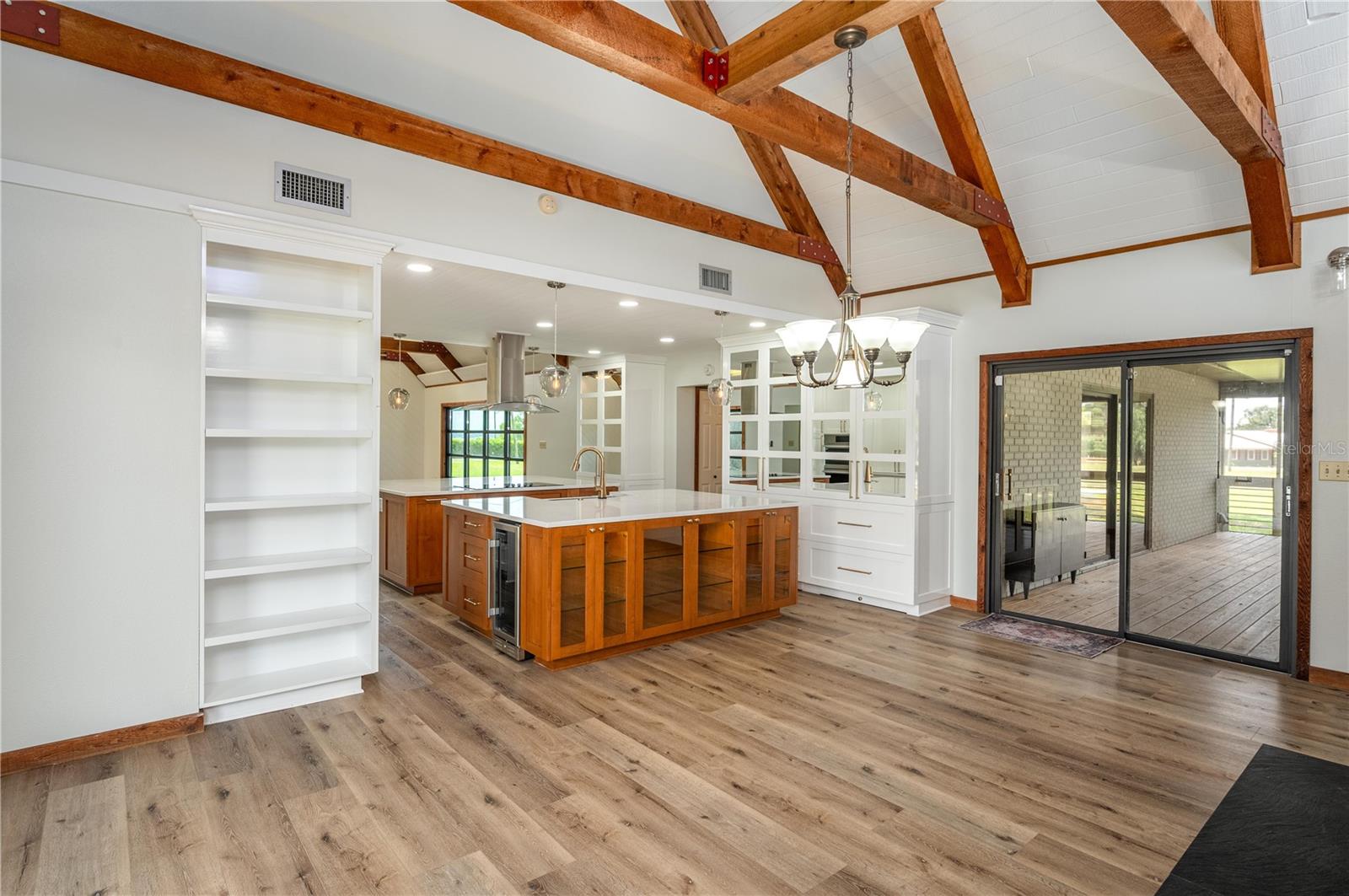 CROOKED LAKE - Residential