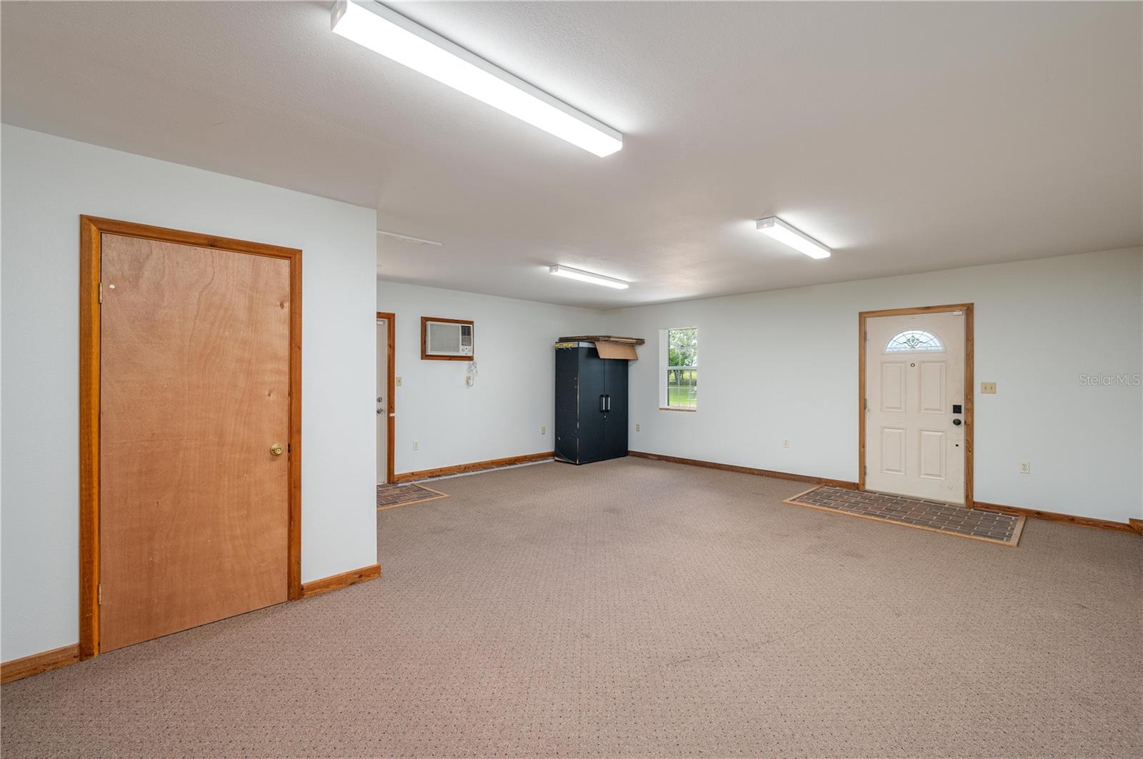 CROOKED LAKE - Residential