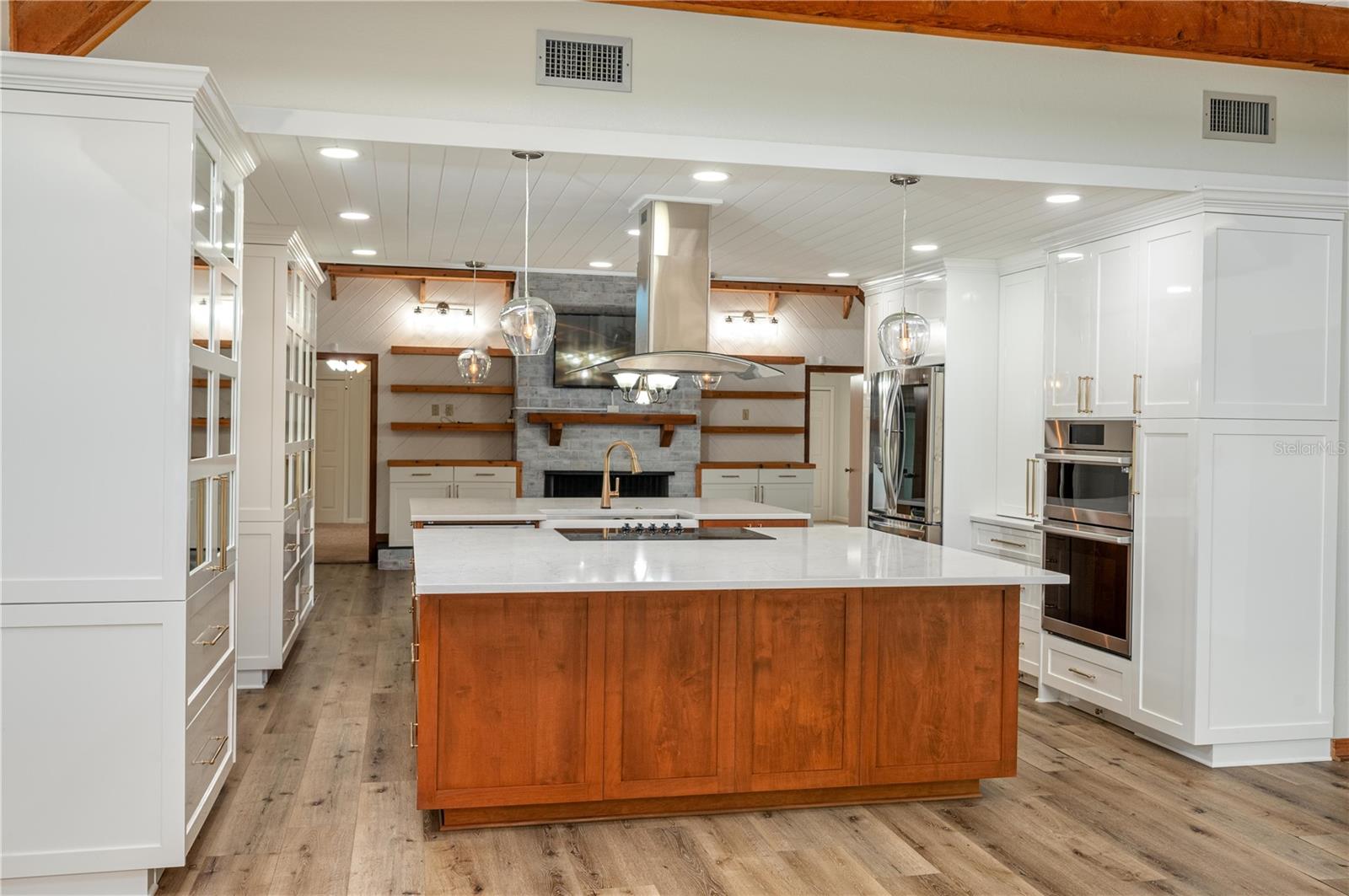 CROOKED LAKE - Residential