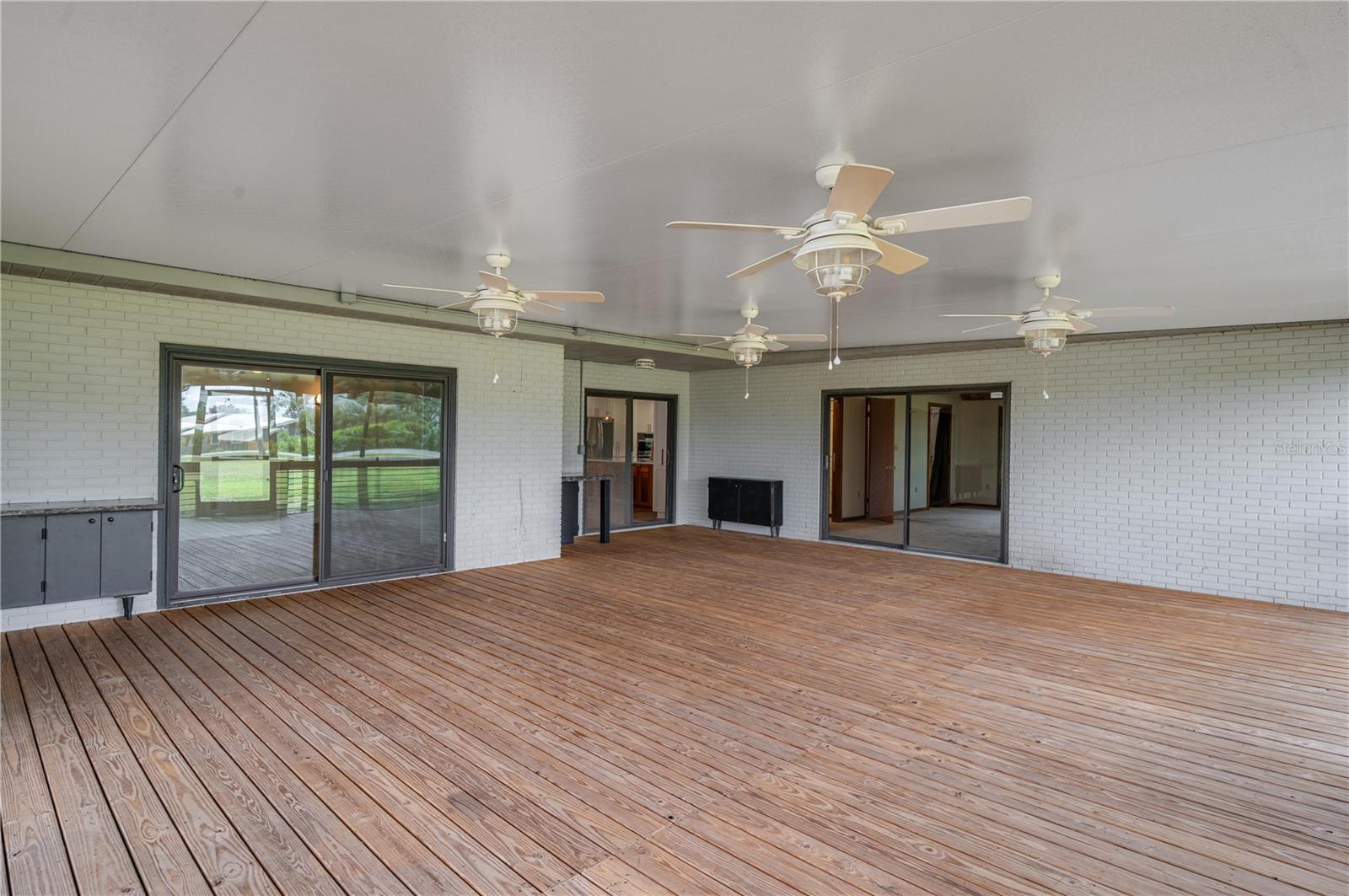 CROOKED LAKE - Residential