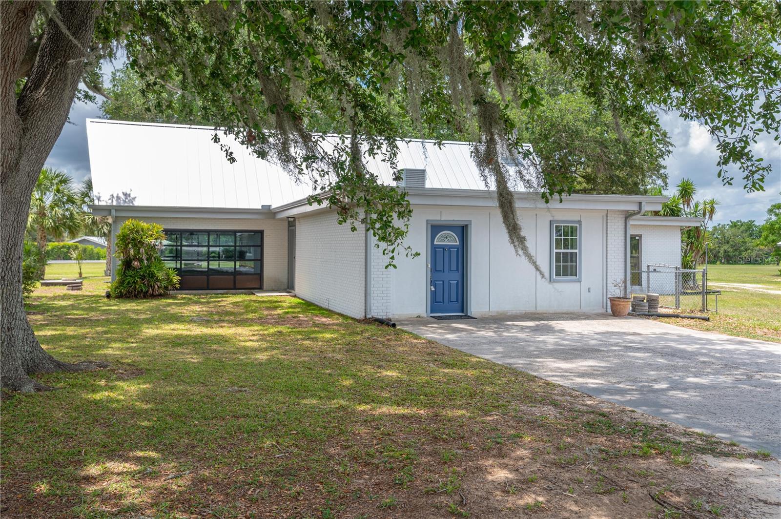 CROOKED LAKE - Residential